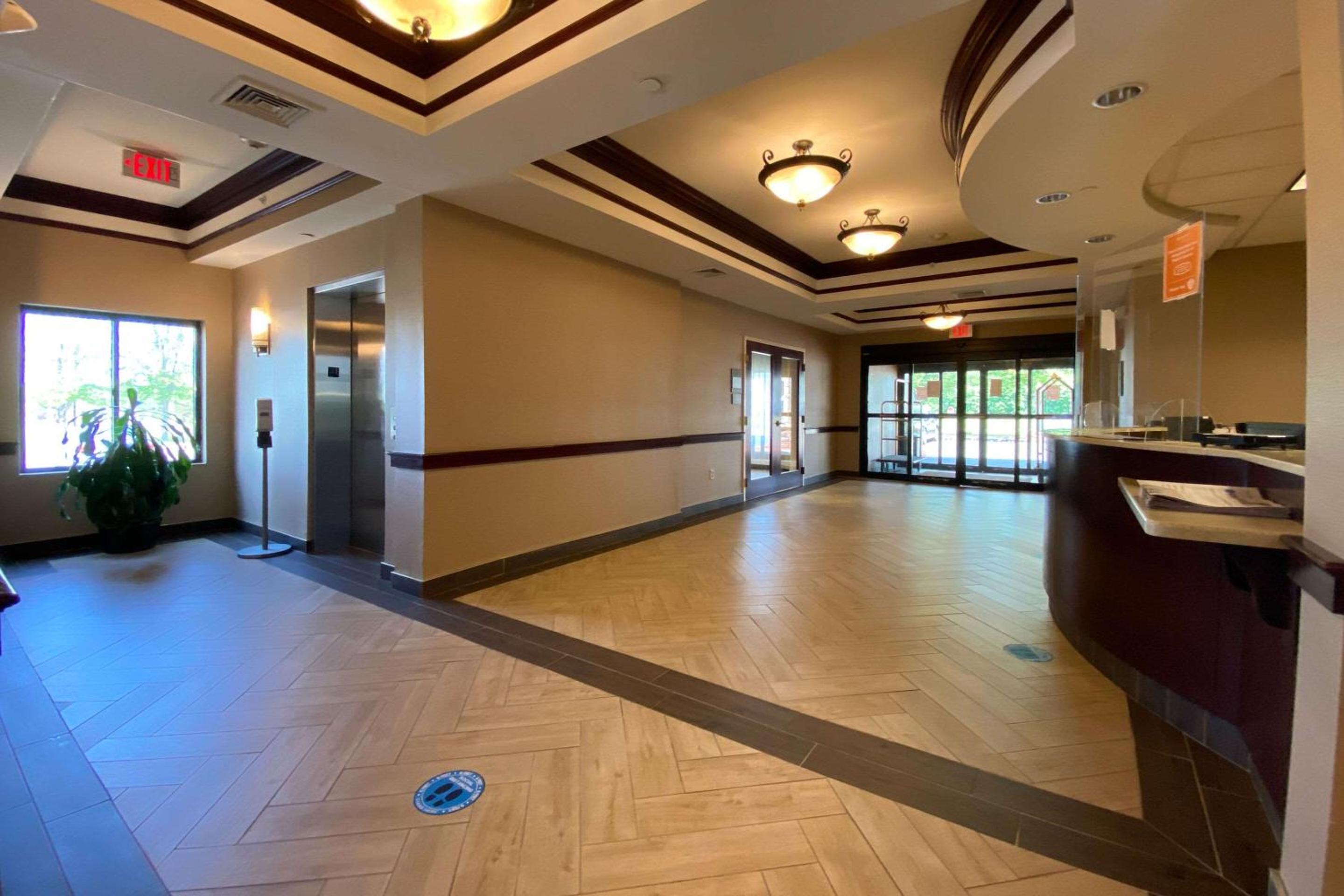 Comfort Inn East Windsor - Springfield view 5