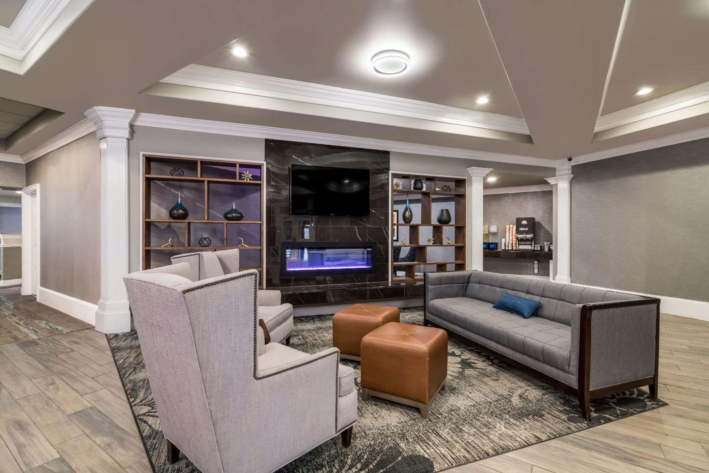 Comfort Inn & Suites Plattsburgh - Morrisonville view 2
