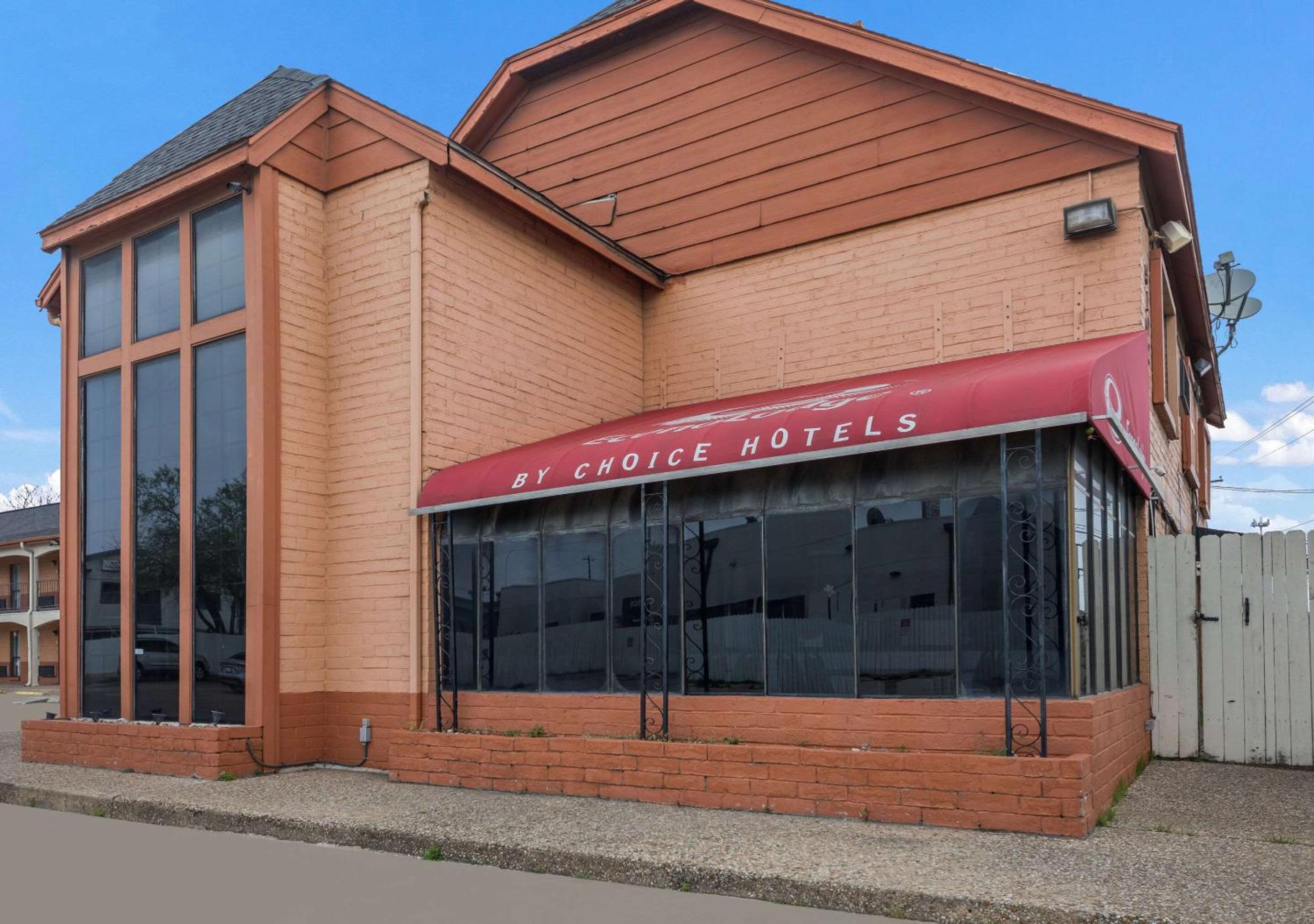 Econo Lodge Austin North near The Domain view 4