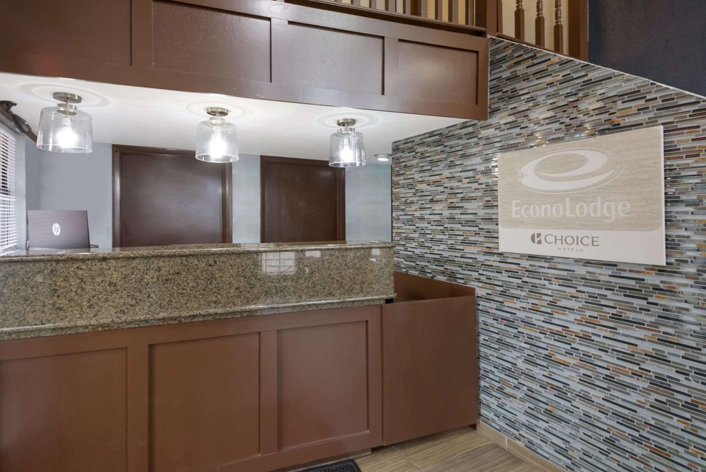 Econo Lodge Austin North near The Domain 2