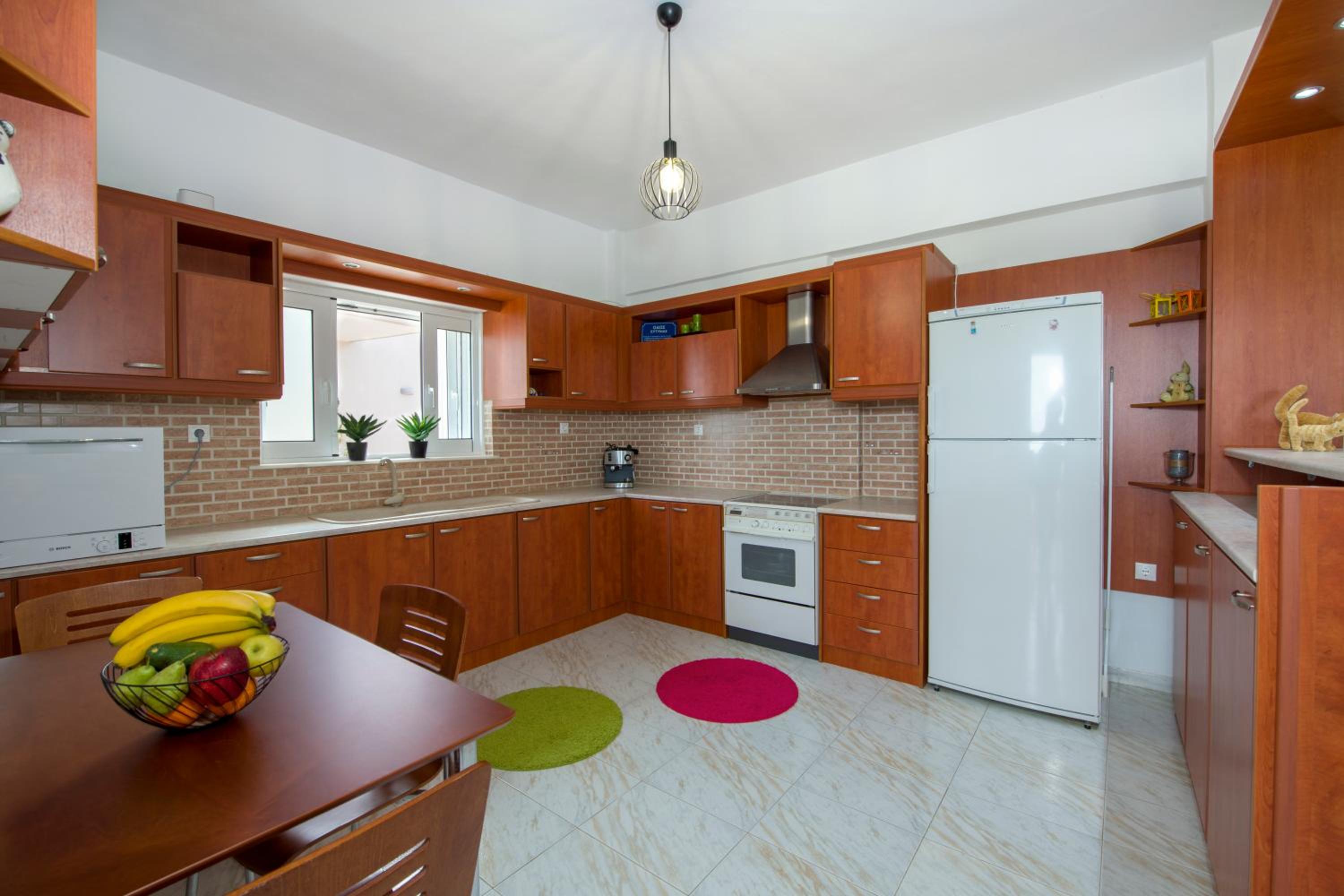 Marakas Winery Family House