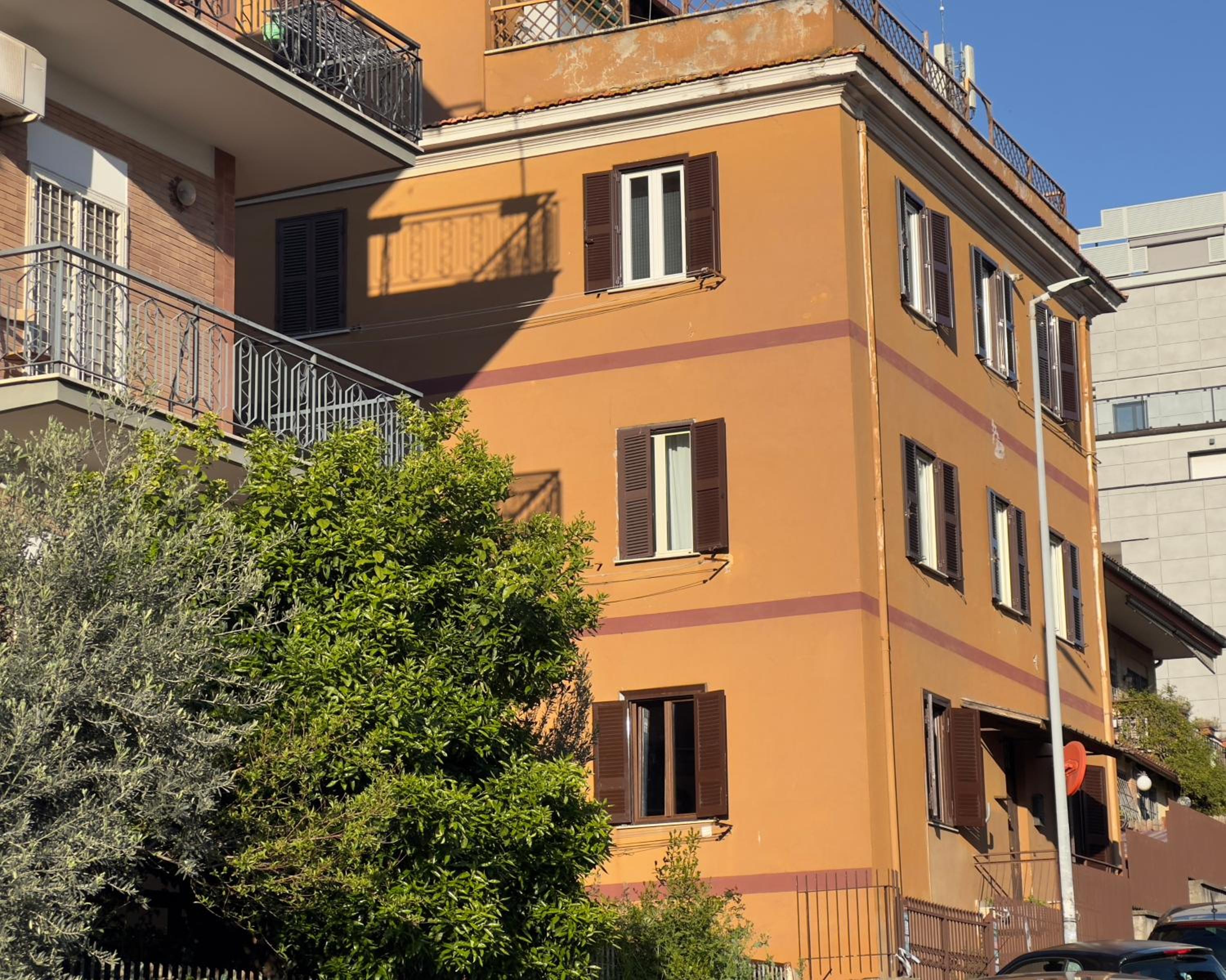 Gemelli-San Pietro-Trastevere-casa con posto auto