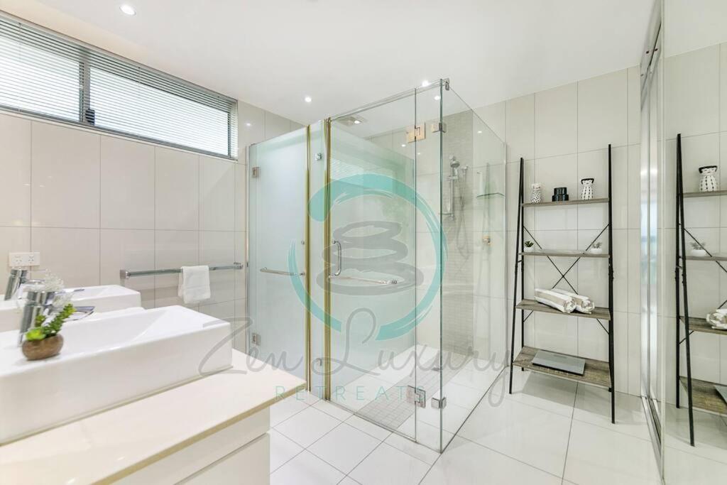 ZEN Crown Towers 3-BR Luxury Pad