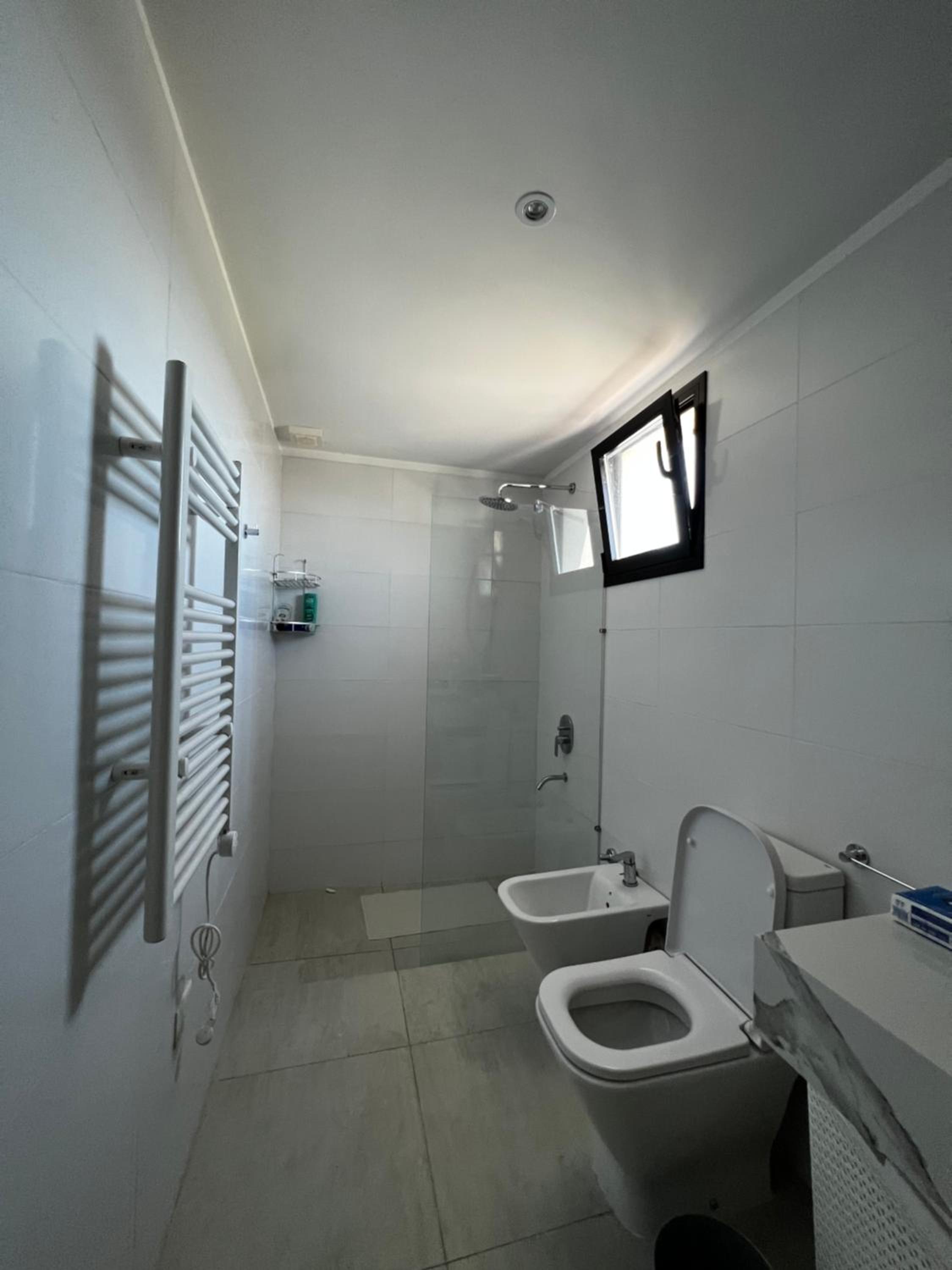 Increíble apartamento en barrio cerrado con salida al río !