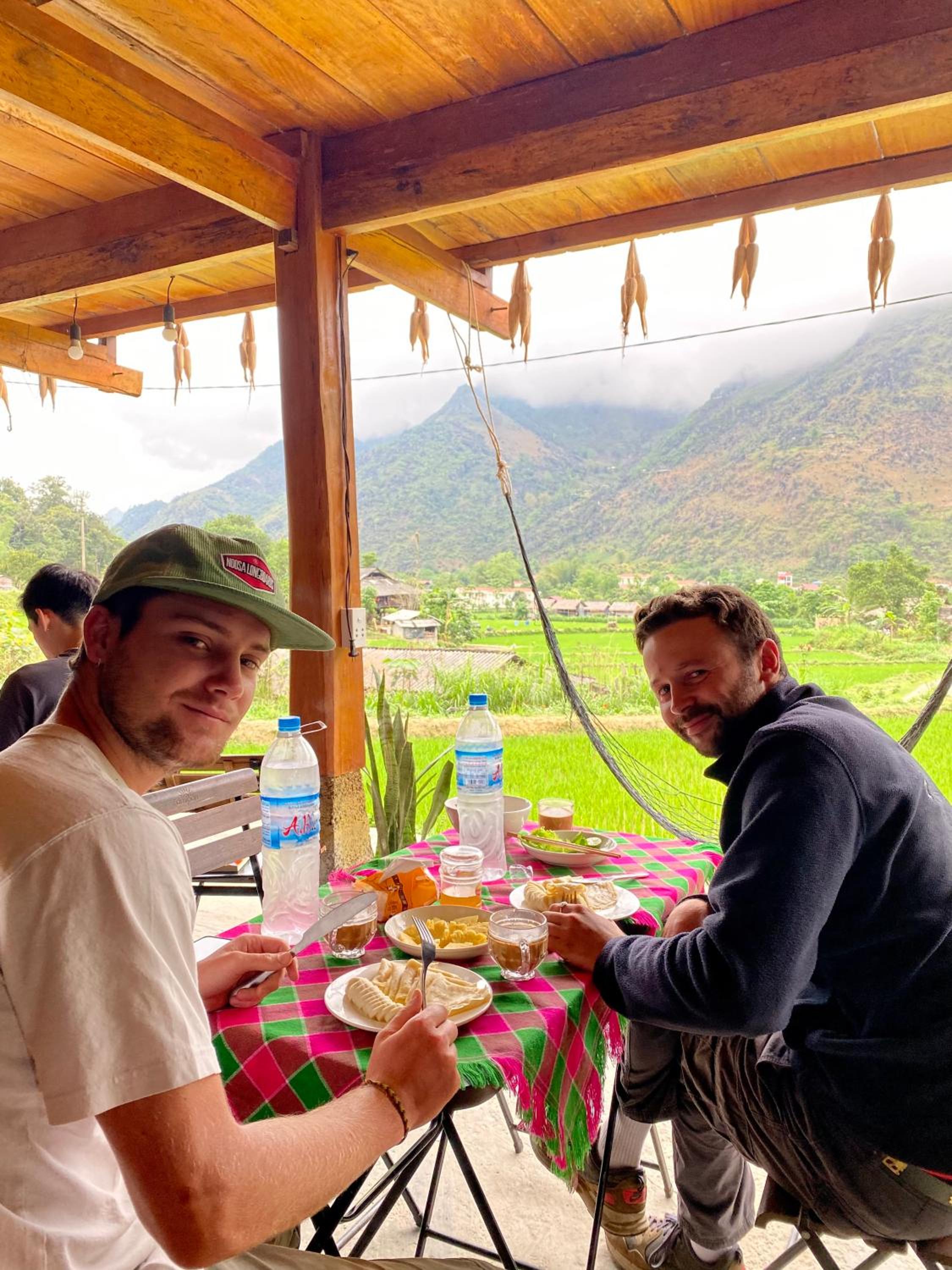 Du Gia Field View Homestay