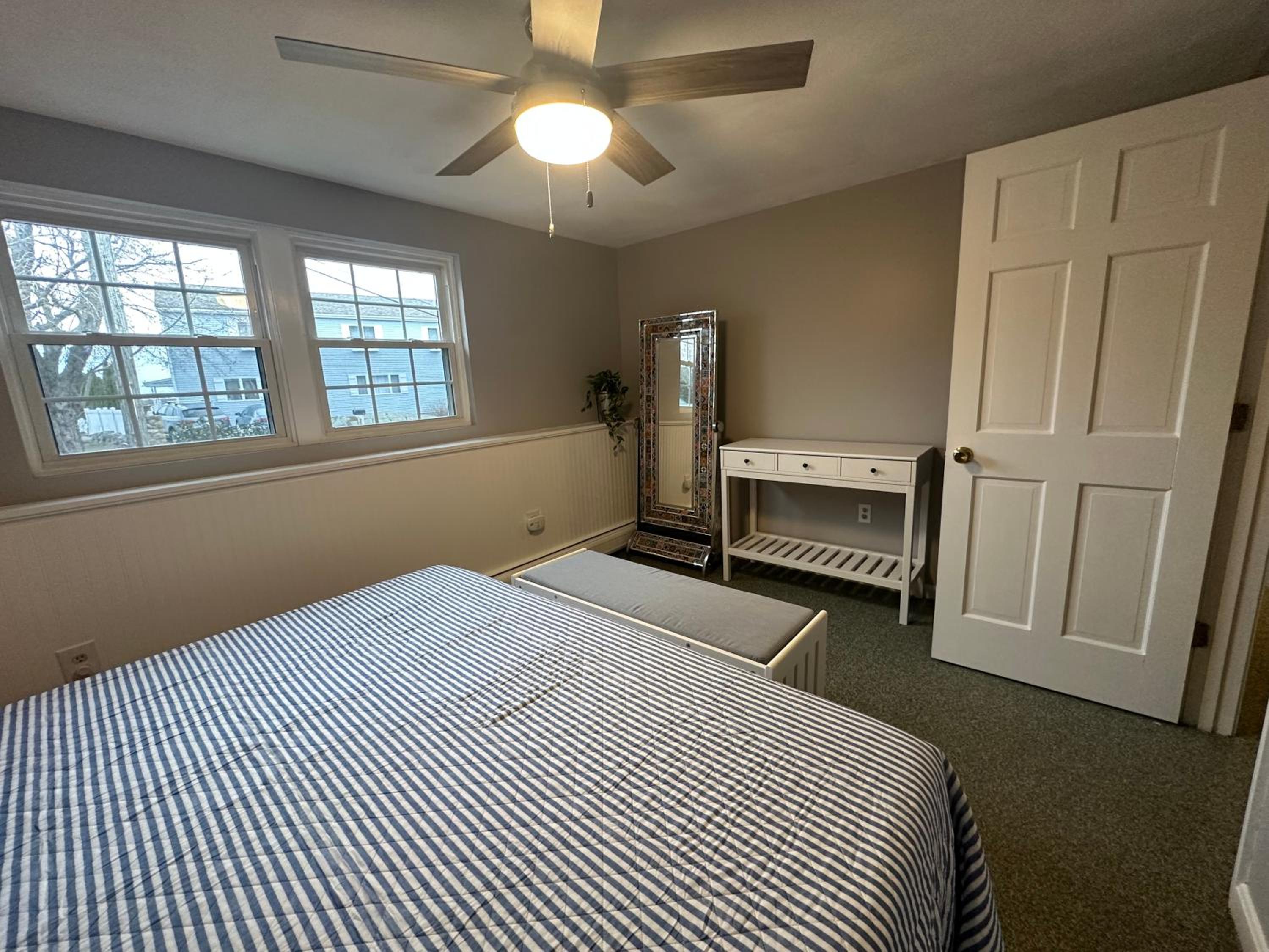 Ocean Breeze-8min Walk to Beach view 3