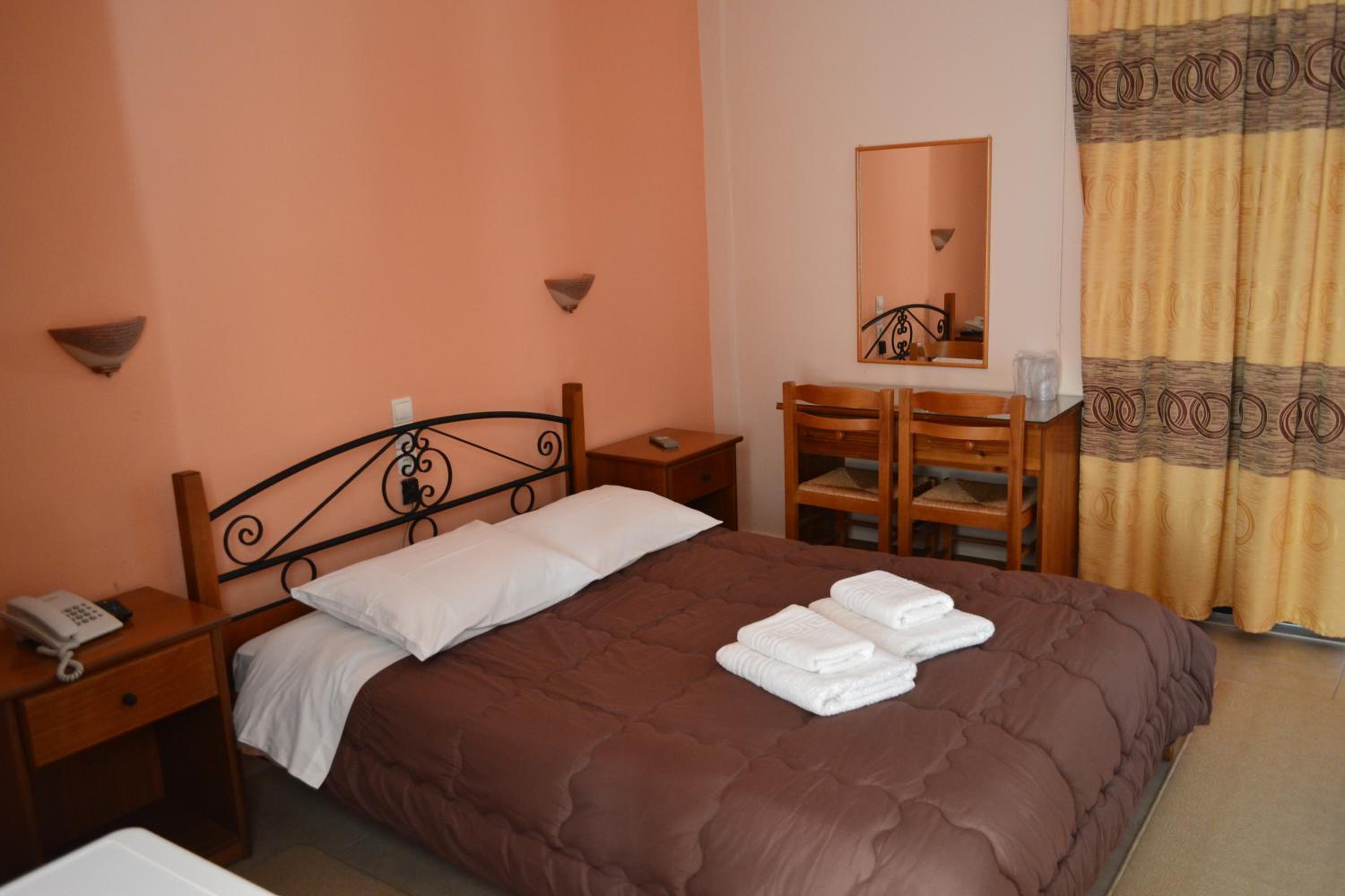 Anixis Hotel