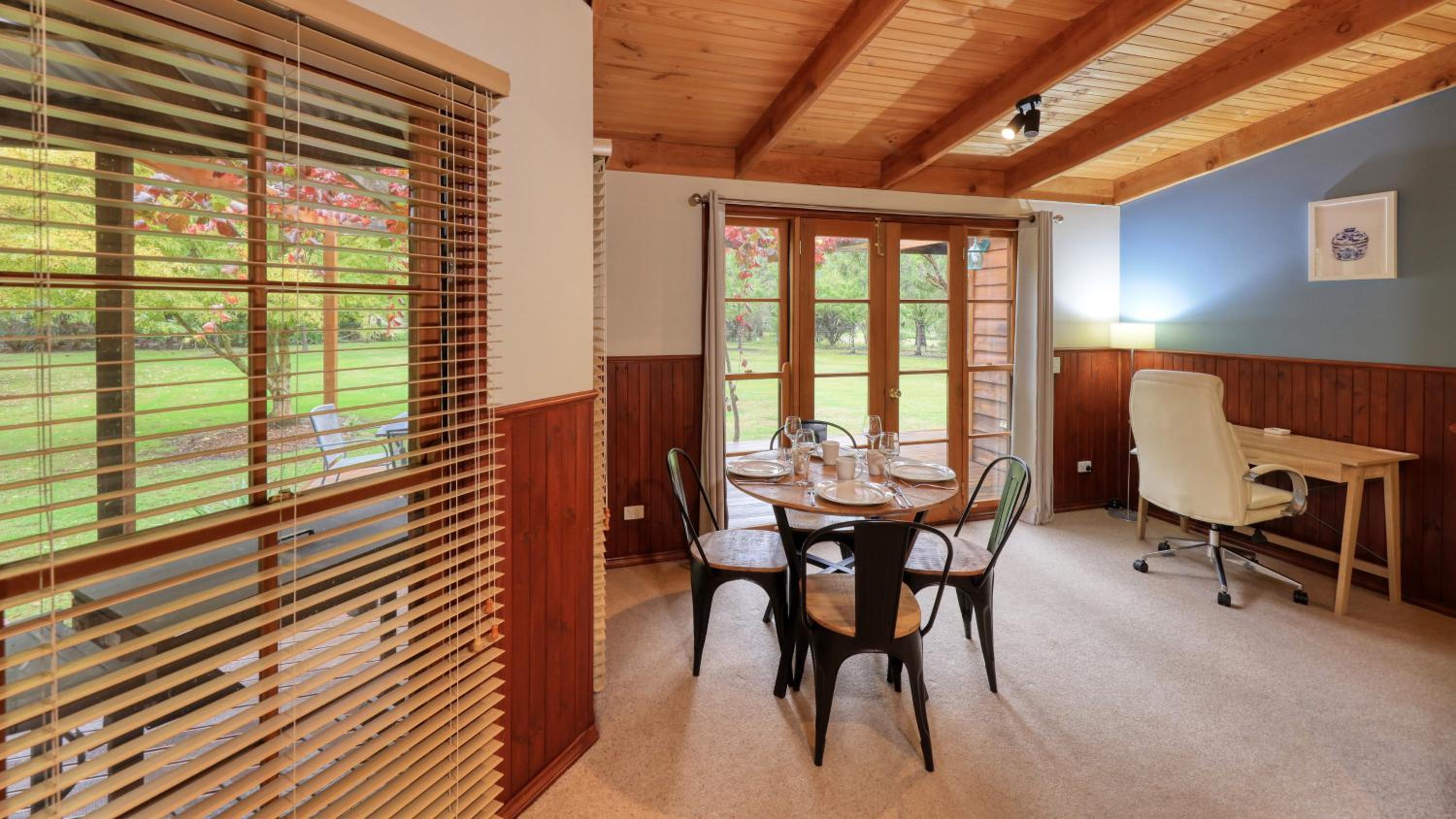 Beechworth Cedar Cottages
