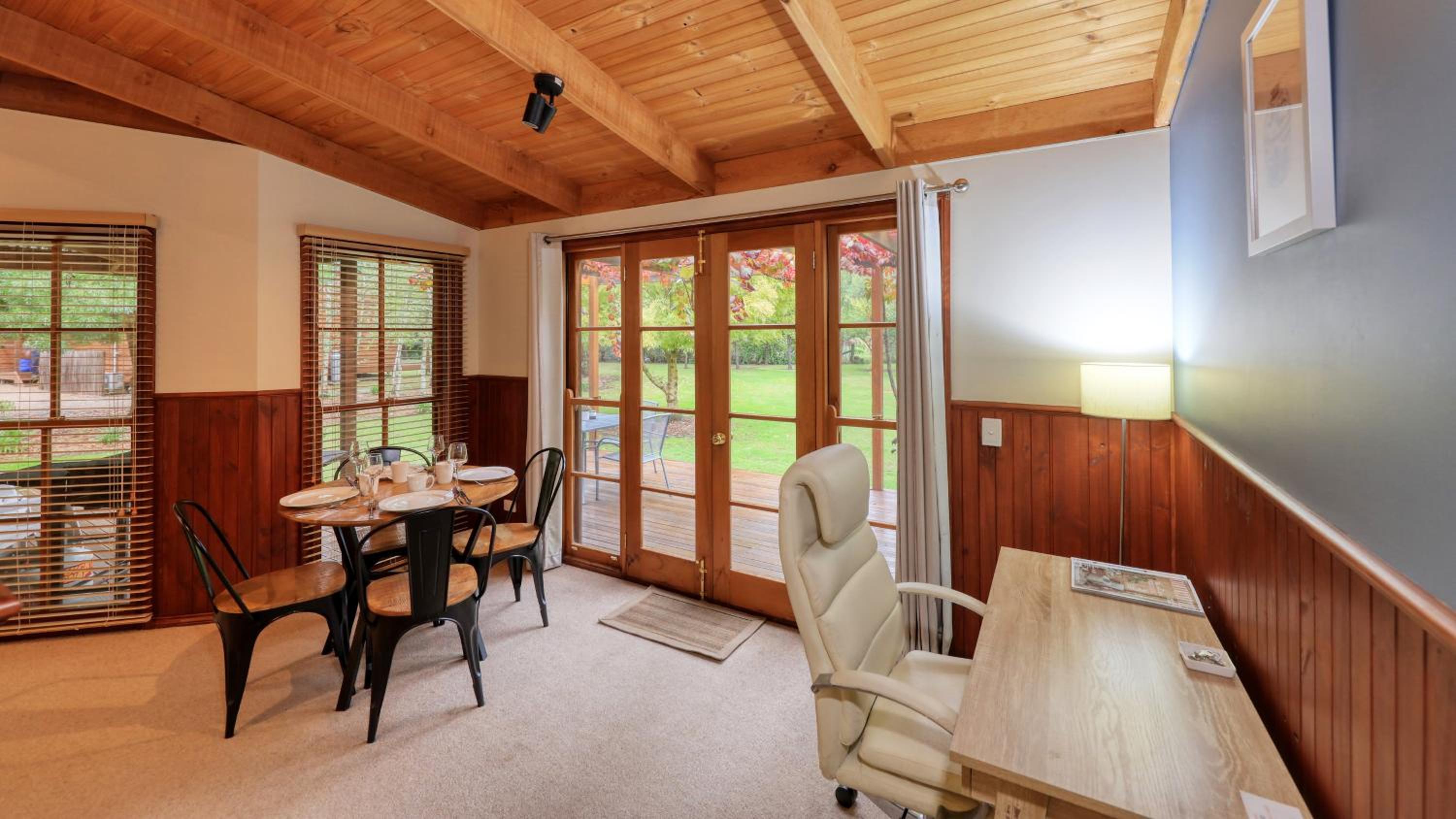 Beechworth Cedar Cottages