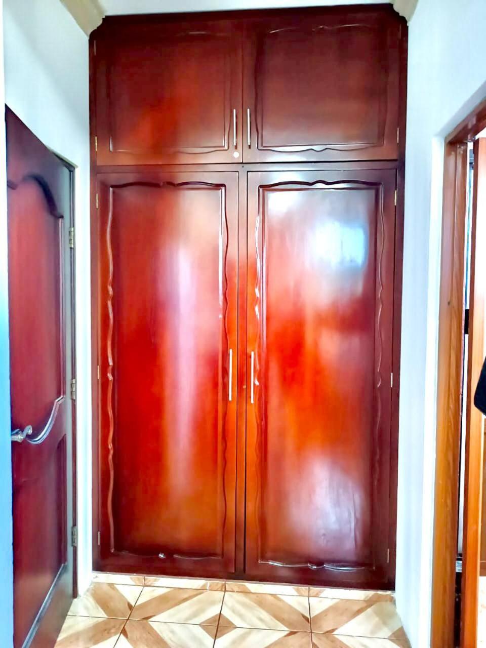 Private Villa in San Cristóbal, 2 Rooms, 6 Beds, AC, WiFi, Kitchen, Washer & Dryer, 4 min from the airport - Tropical - Galápagos Home