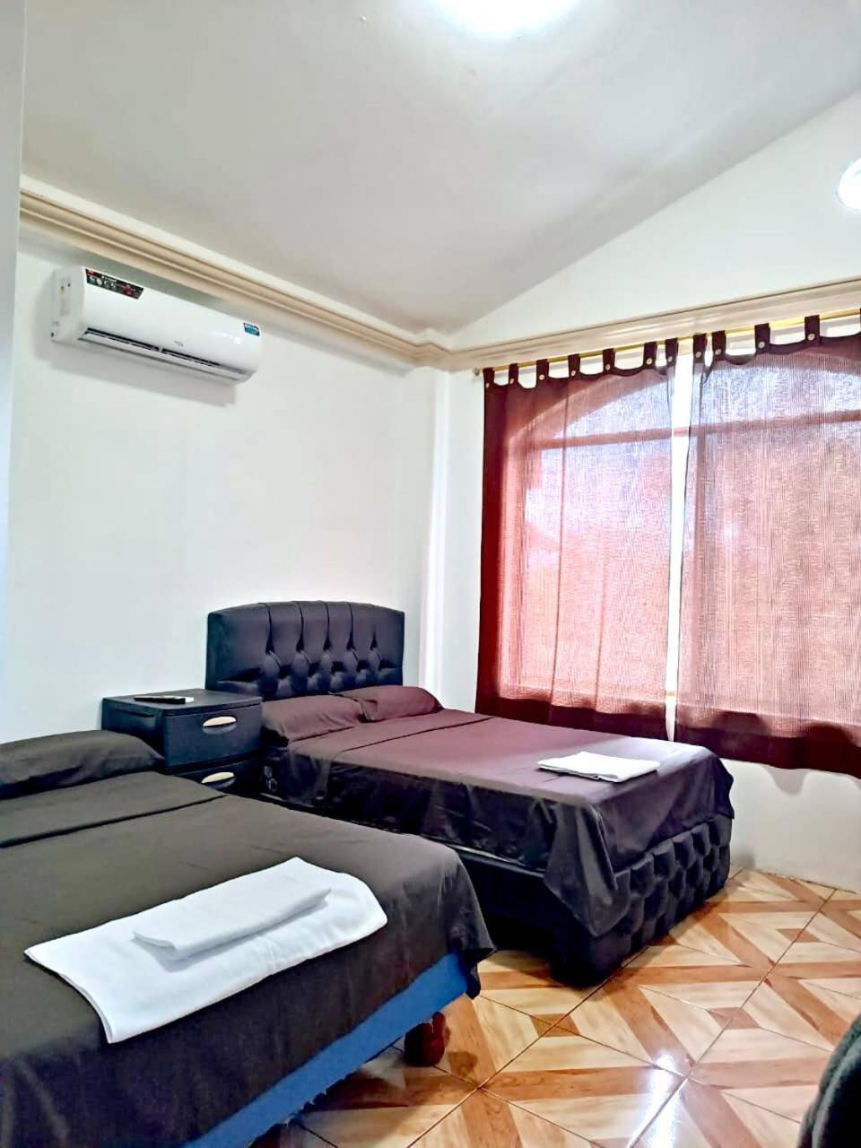 Private Villa in San Cristóbal, 2 Rooms, 6 Beds, AC, WiFi, Kitchen, Washer & Dryer, 4 min from the airport - Tropical - Galápagos Home