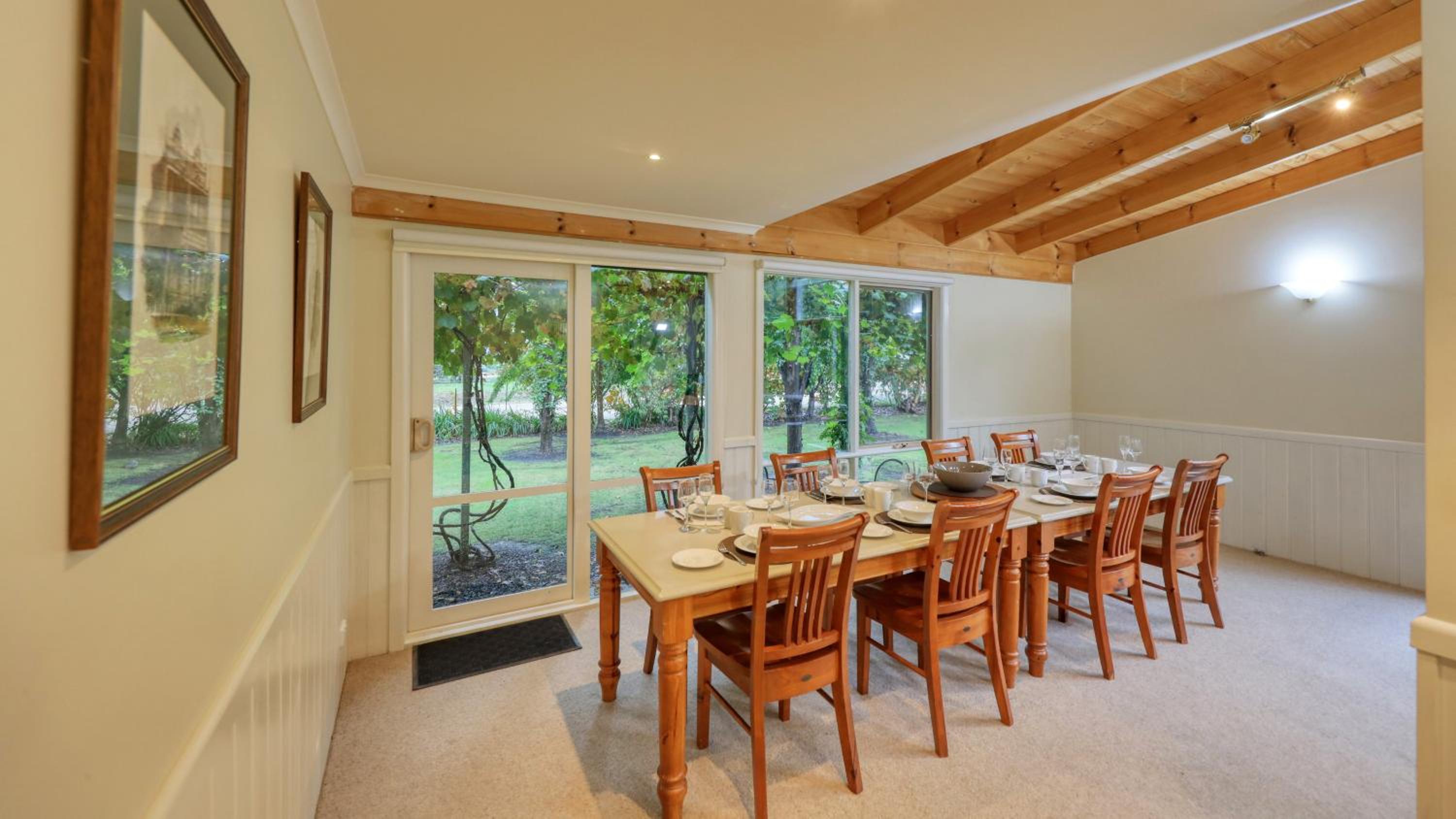 Beechworth Cedar Cottages