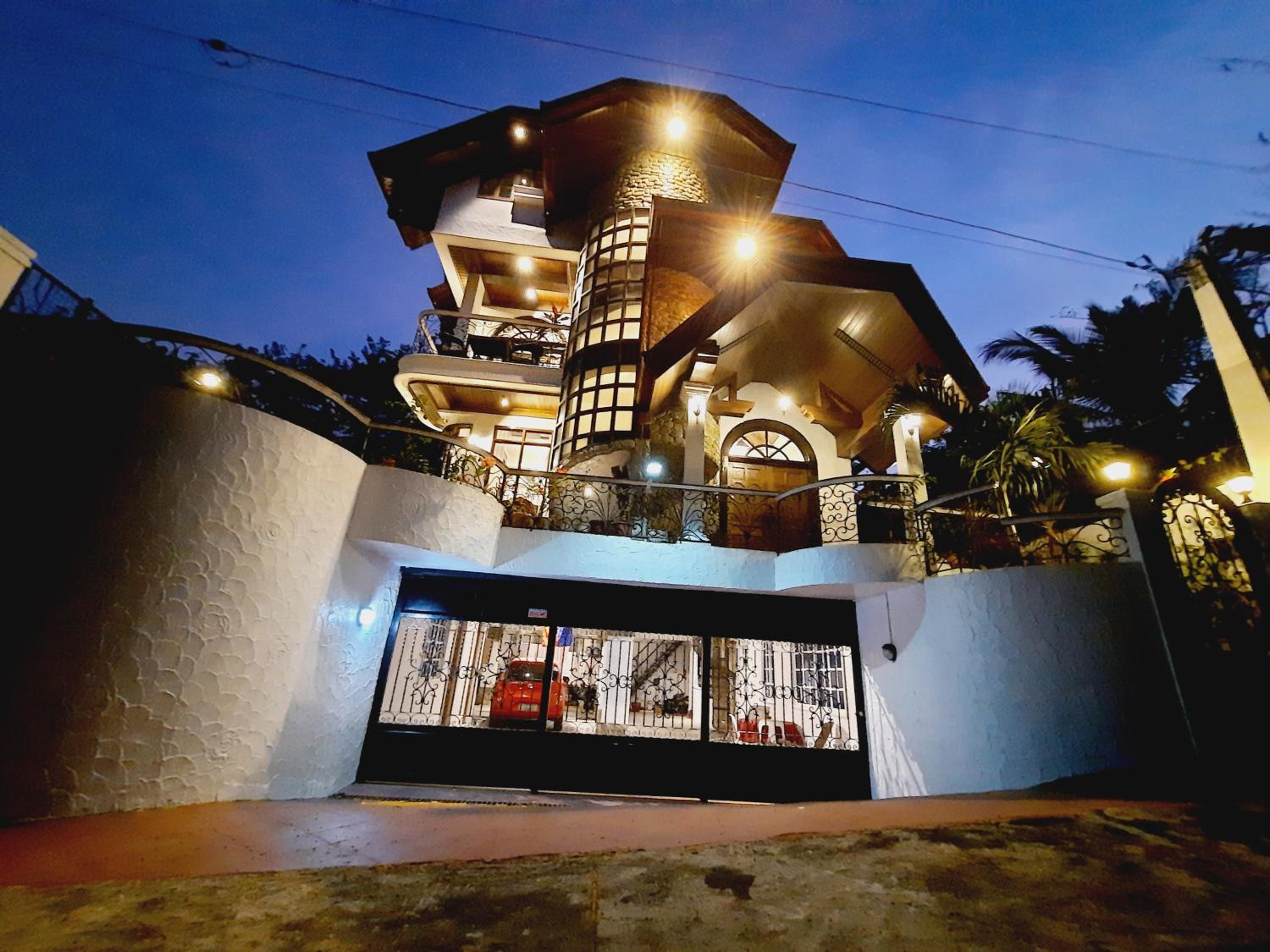 El Castillo Bed and Breakfast view 2