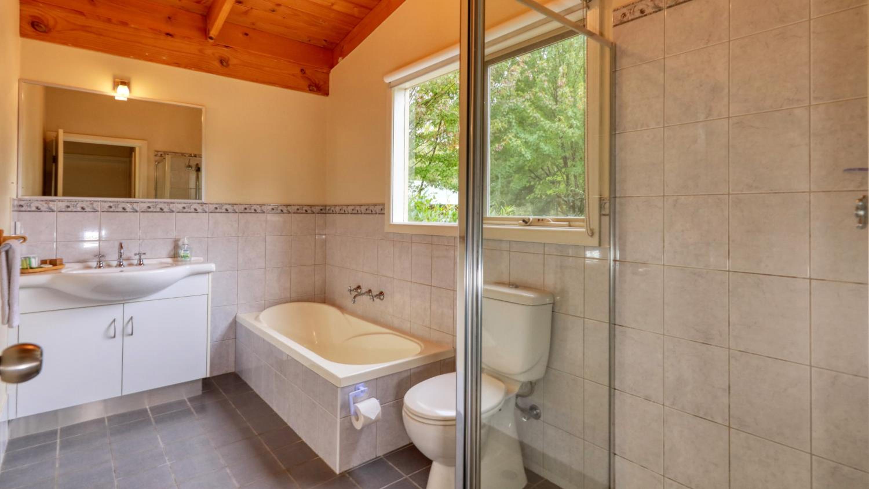 Beechworth Cedar Cottages