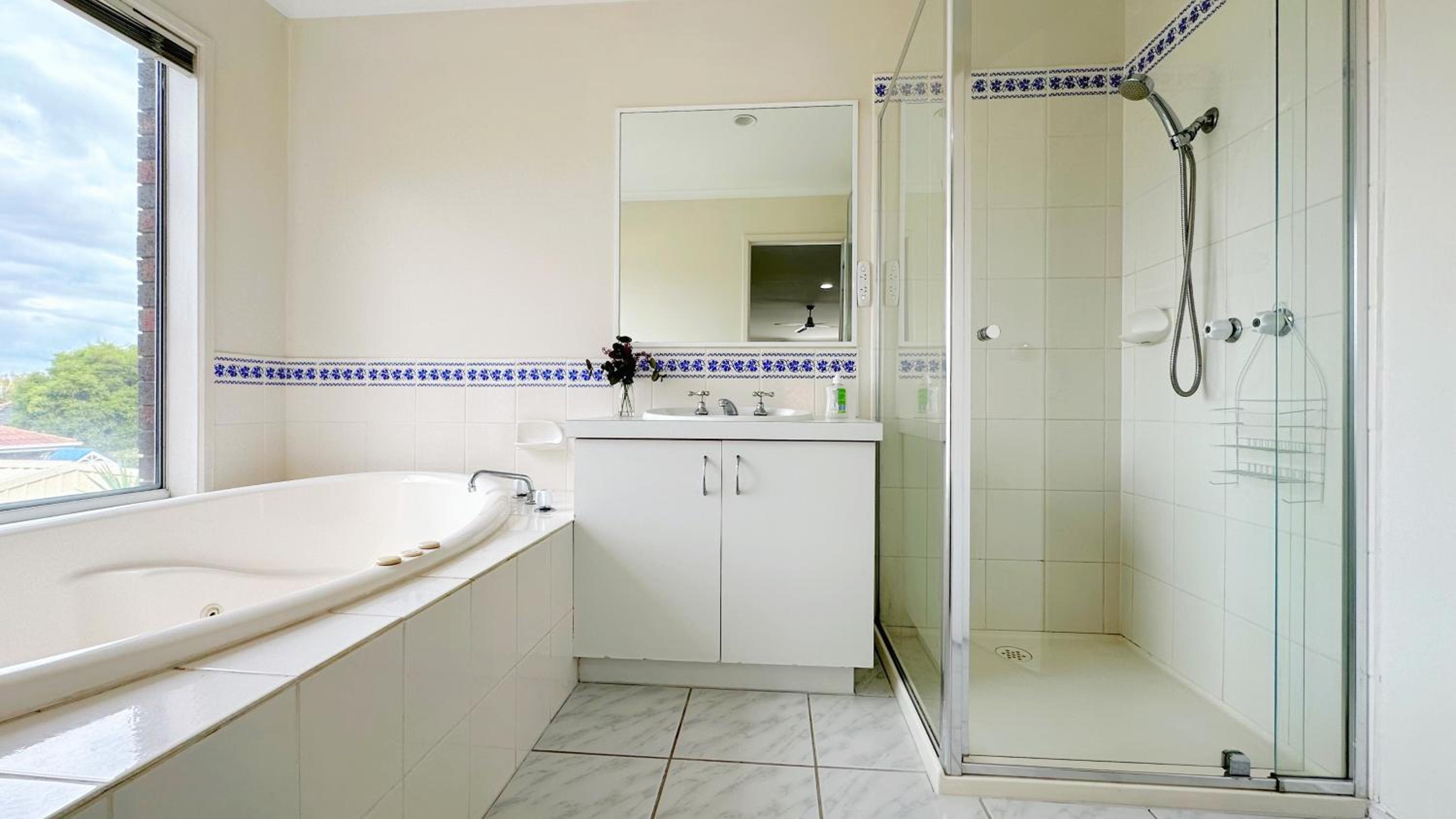 Near Airport and Easy to Melbourne CBD by GoodLive