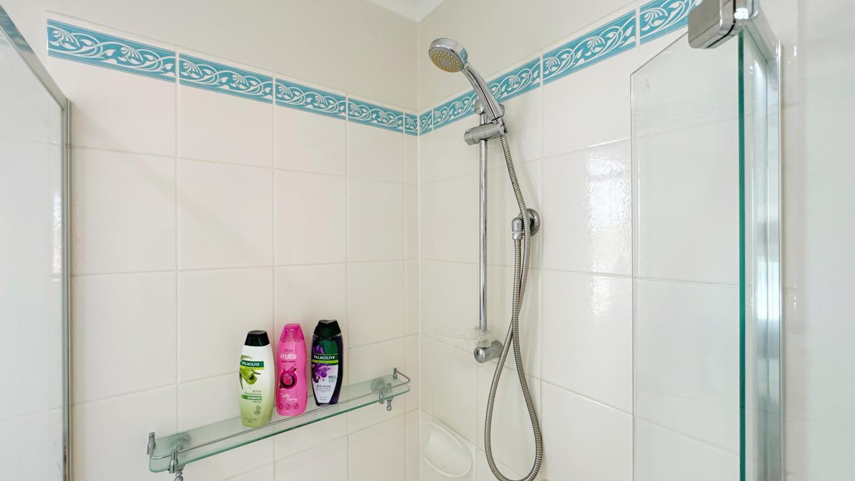 Near Airport and Easy to Melbourne CBD by GoodLive