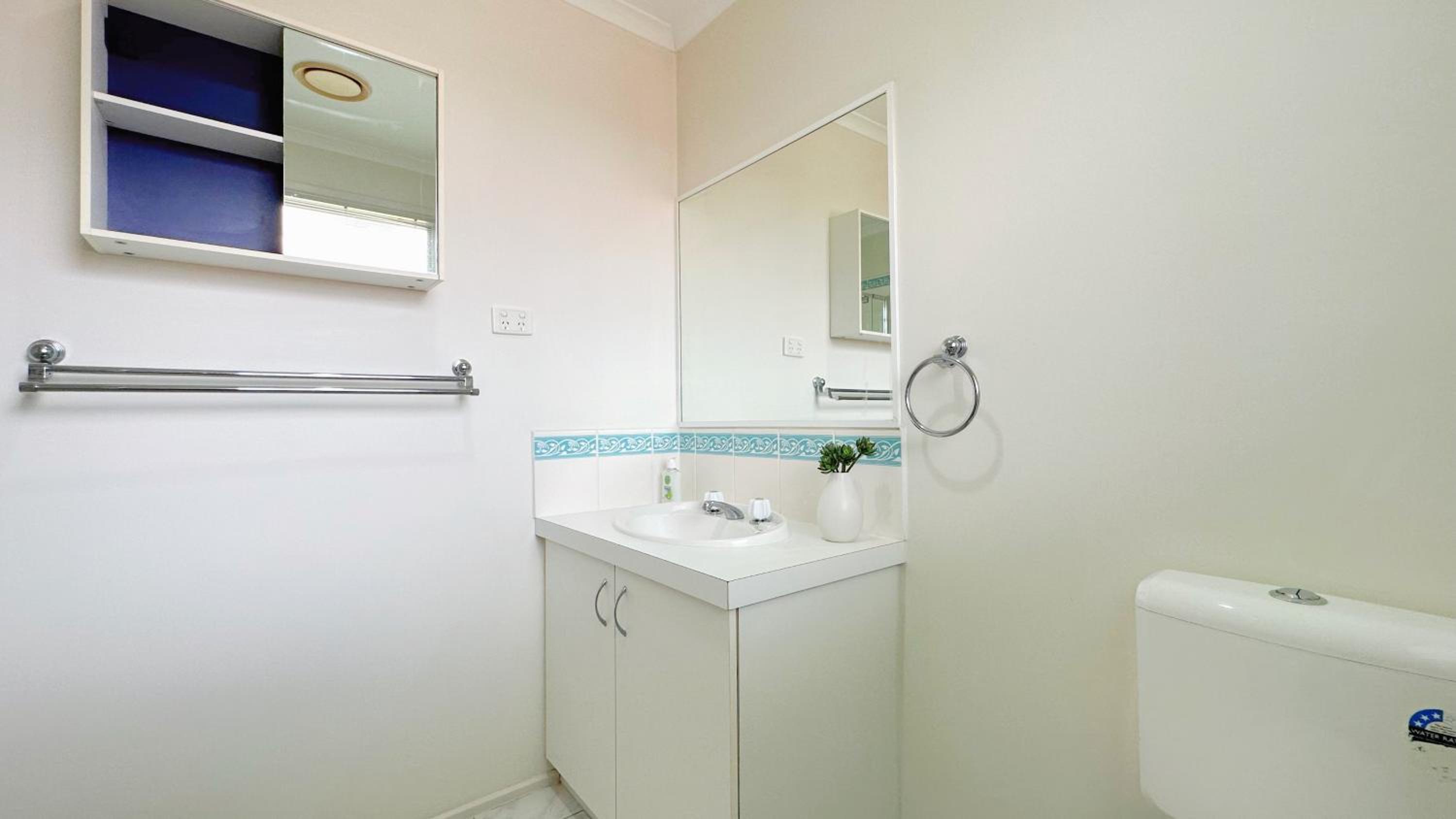 Near Airport and Easy to Melbourne CBD by GoodLive
