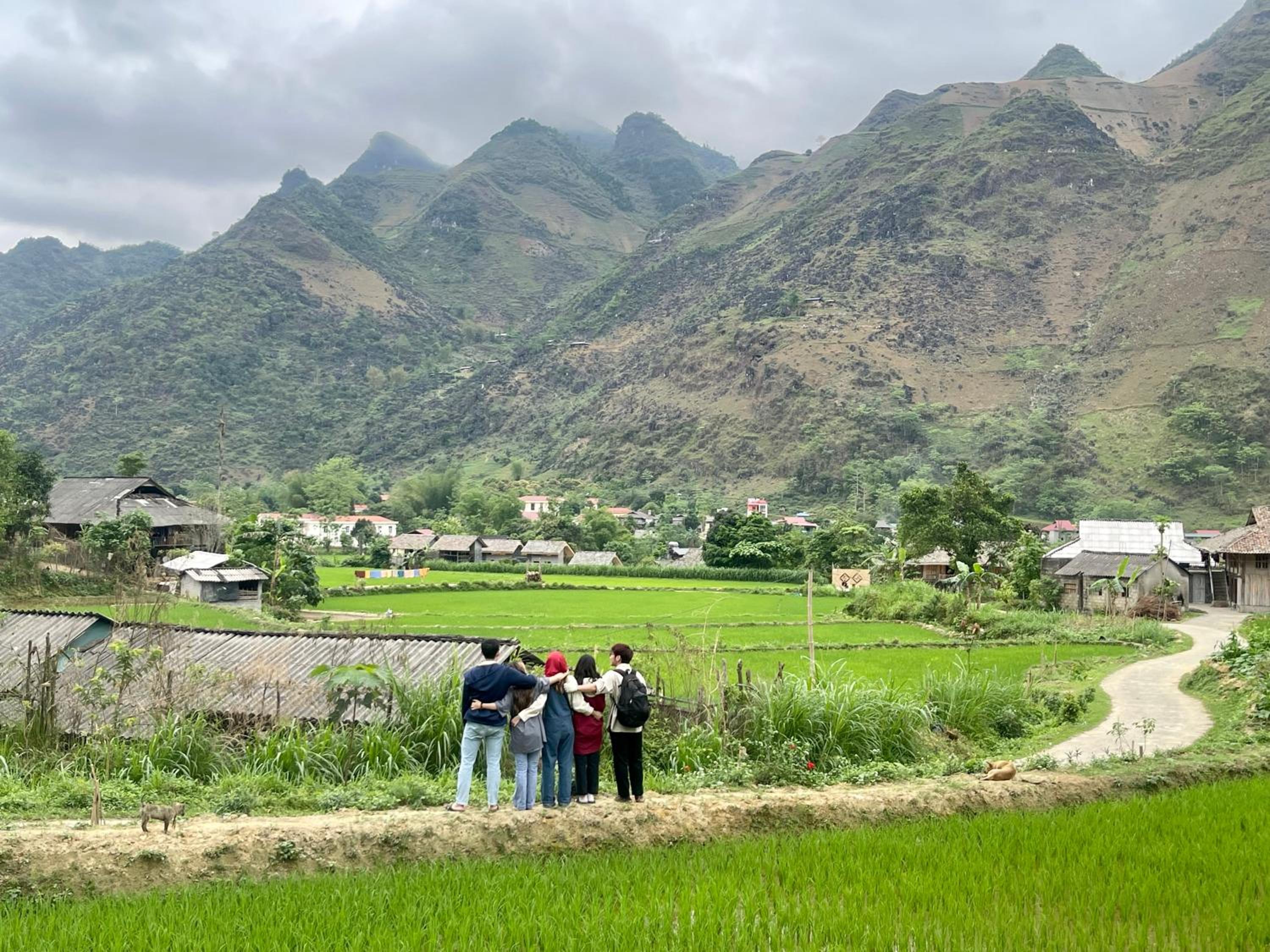 Du Gia Field View Homestay