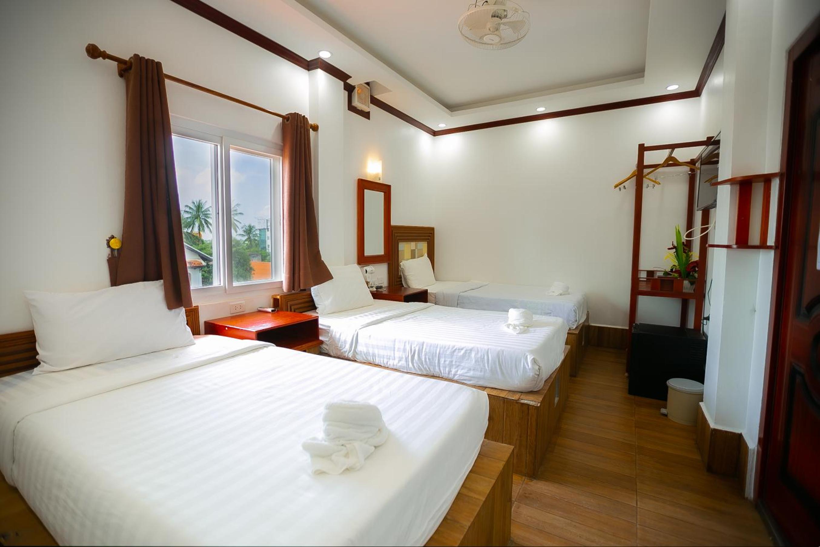 Ruby Hotel & Hostel view 4