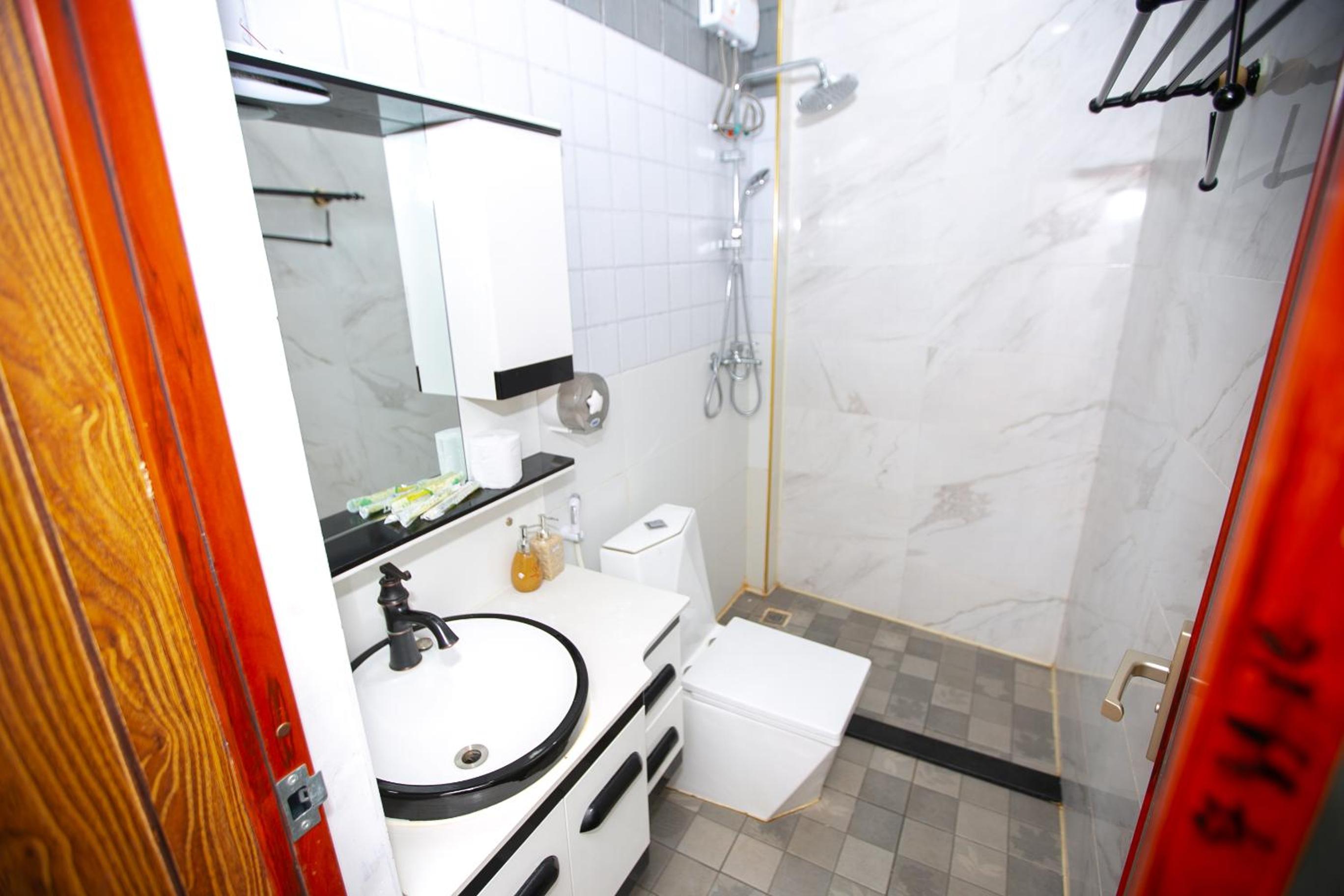 Photo 11