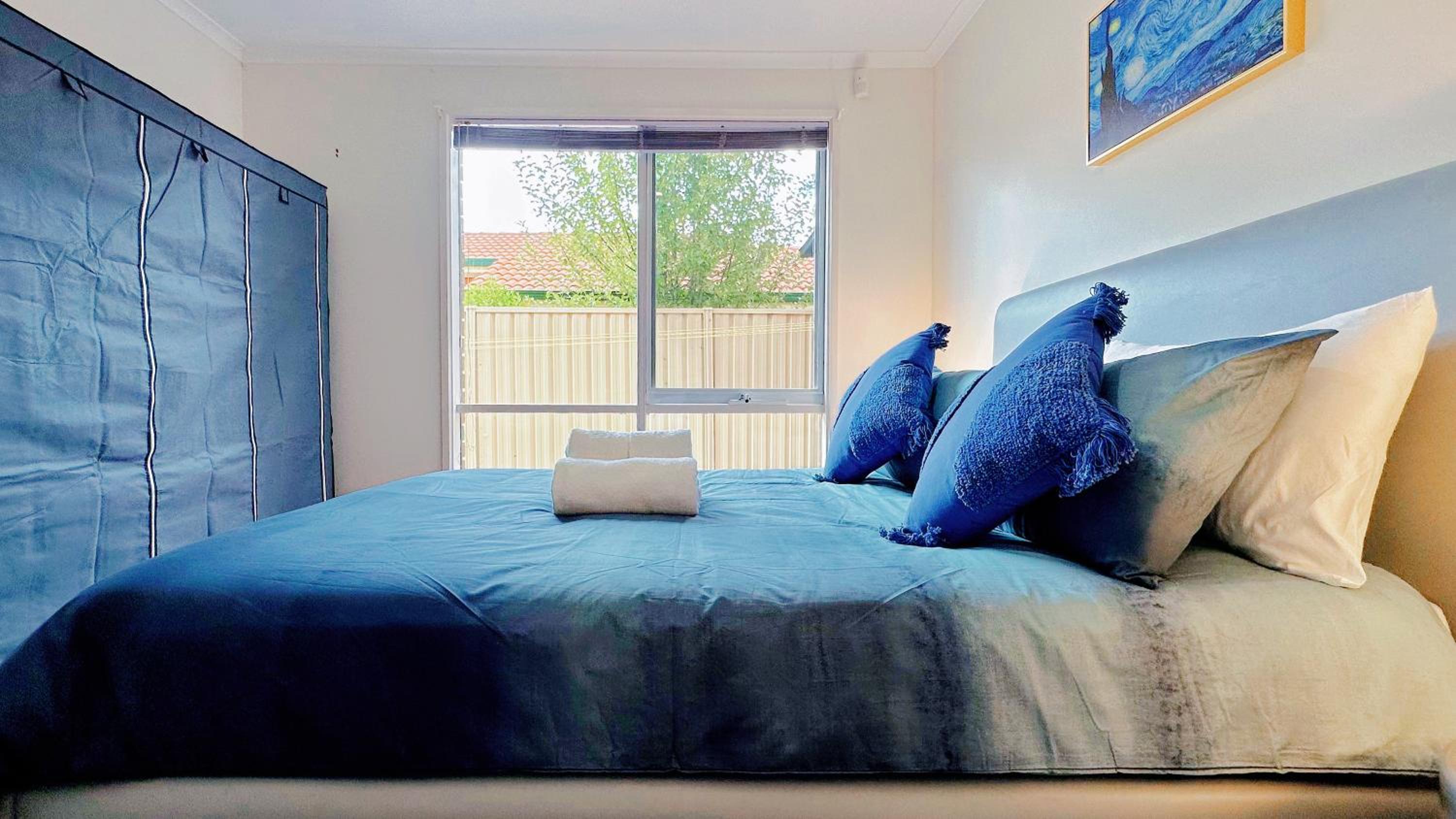 Near Airport and Easy to Melbourne CBD by GoodLive