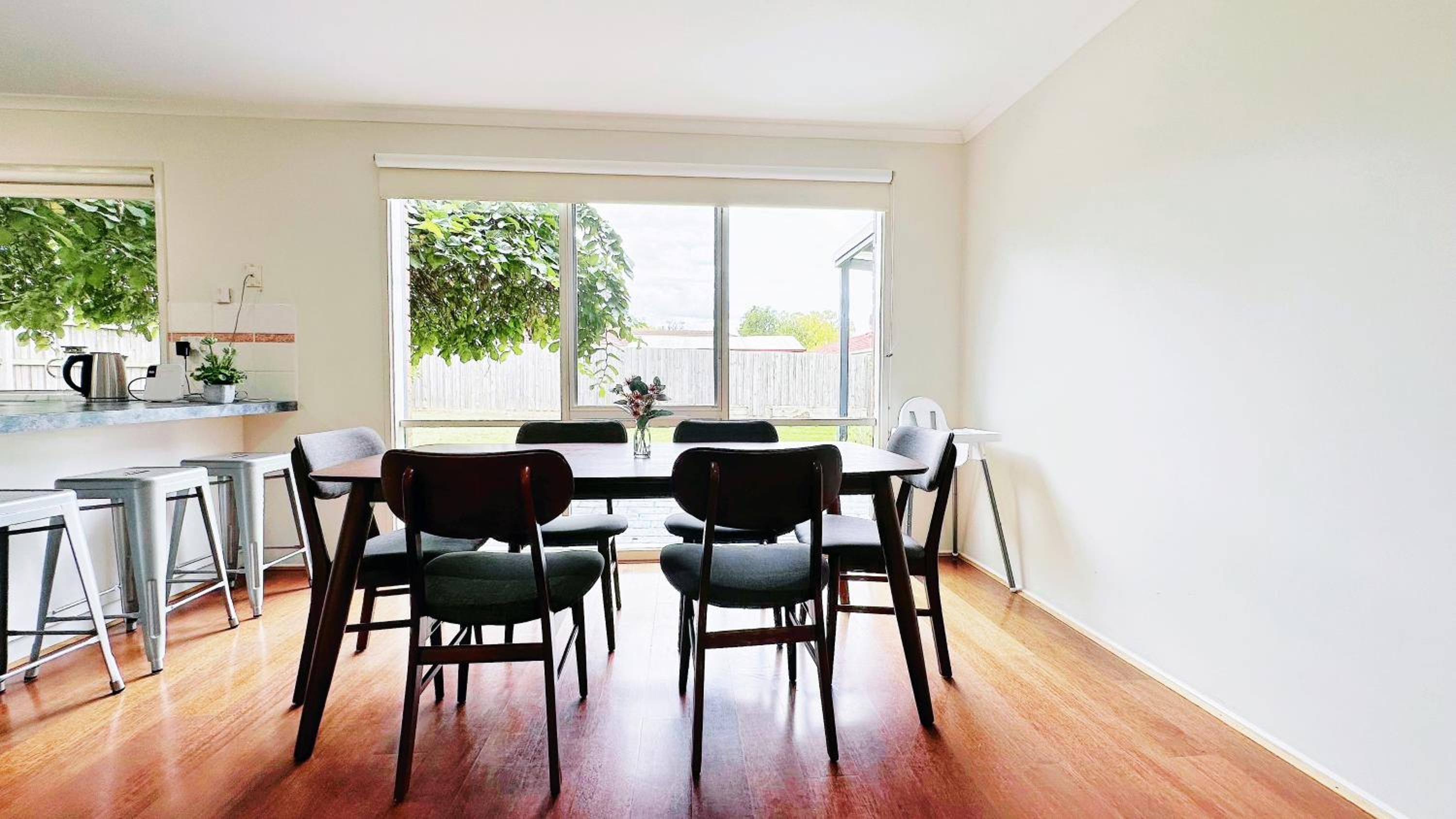 Near Airport and Easy to Melbourne CBD by GoodLive