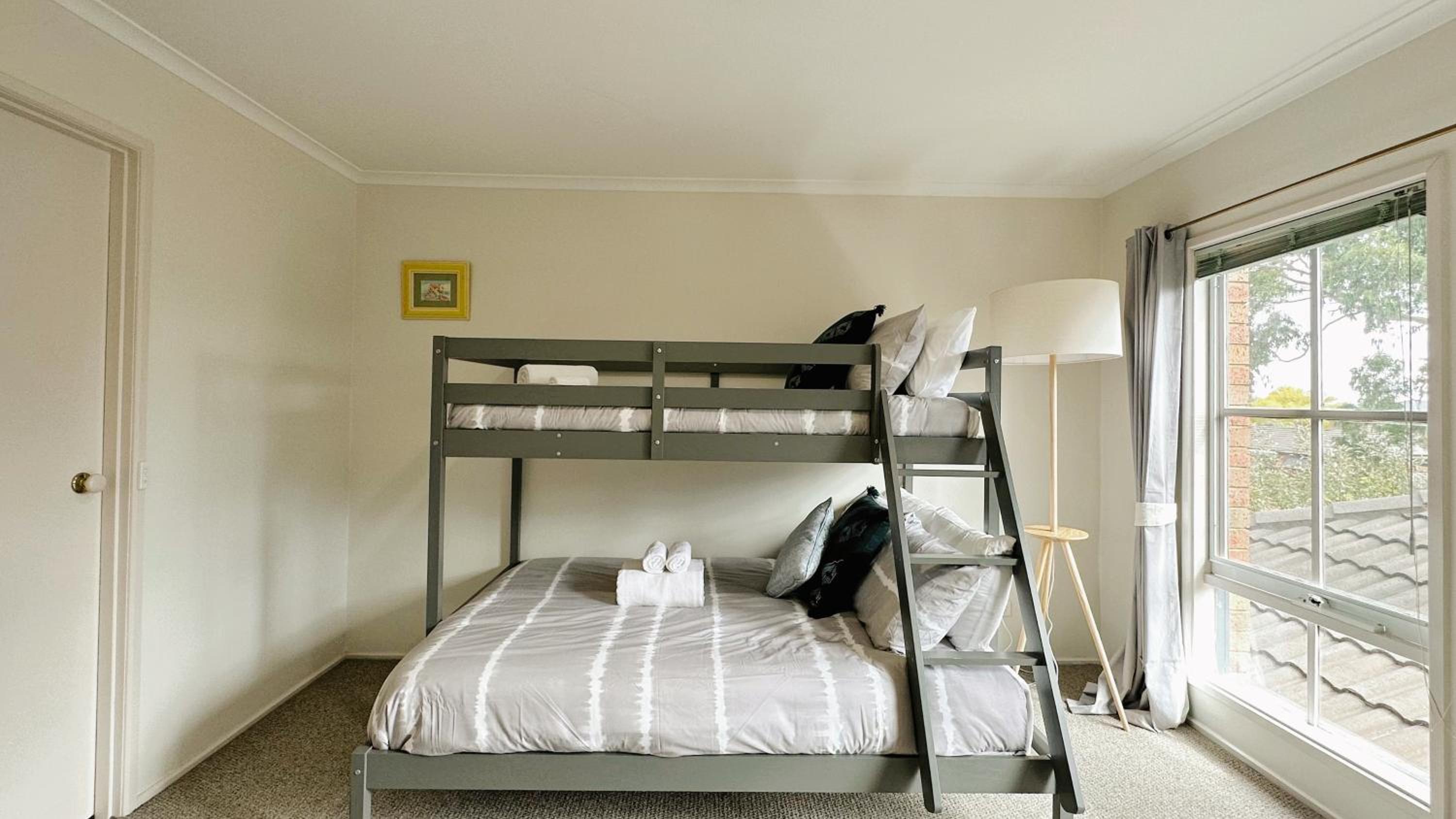 Near Airport and Easy to Melbourne CBD by GoodLive