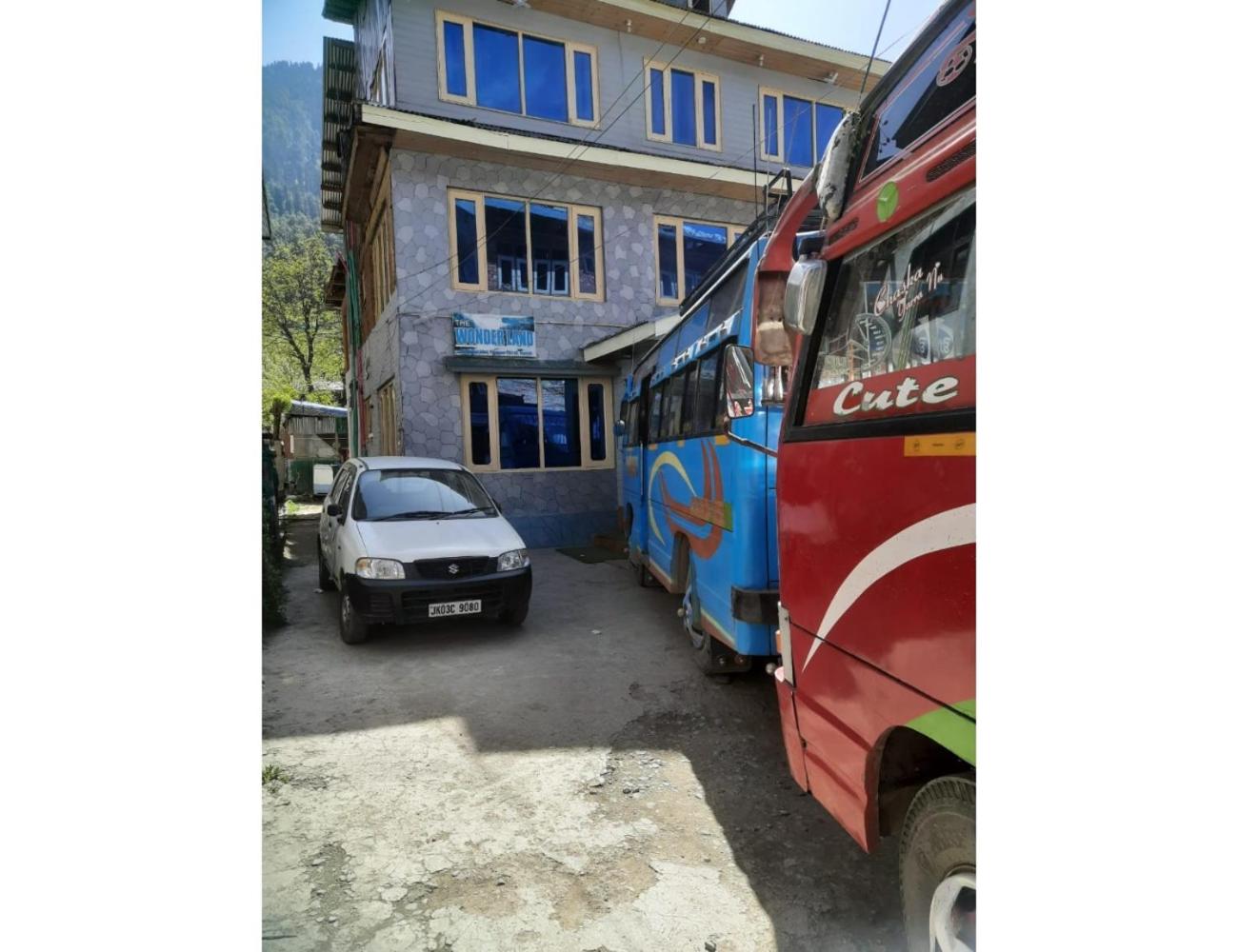 Hotel Wonderland, Pahalgam view 5