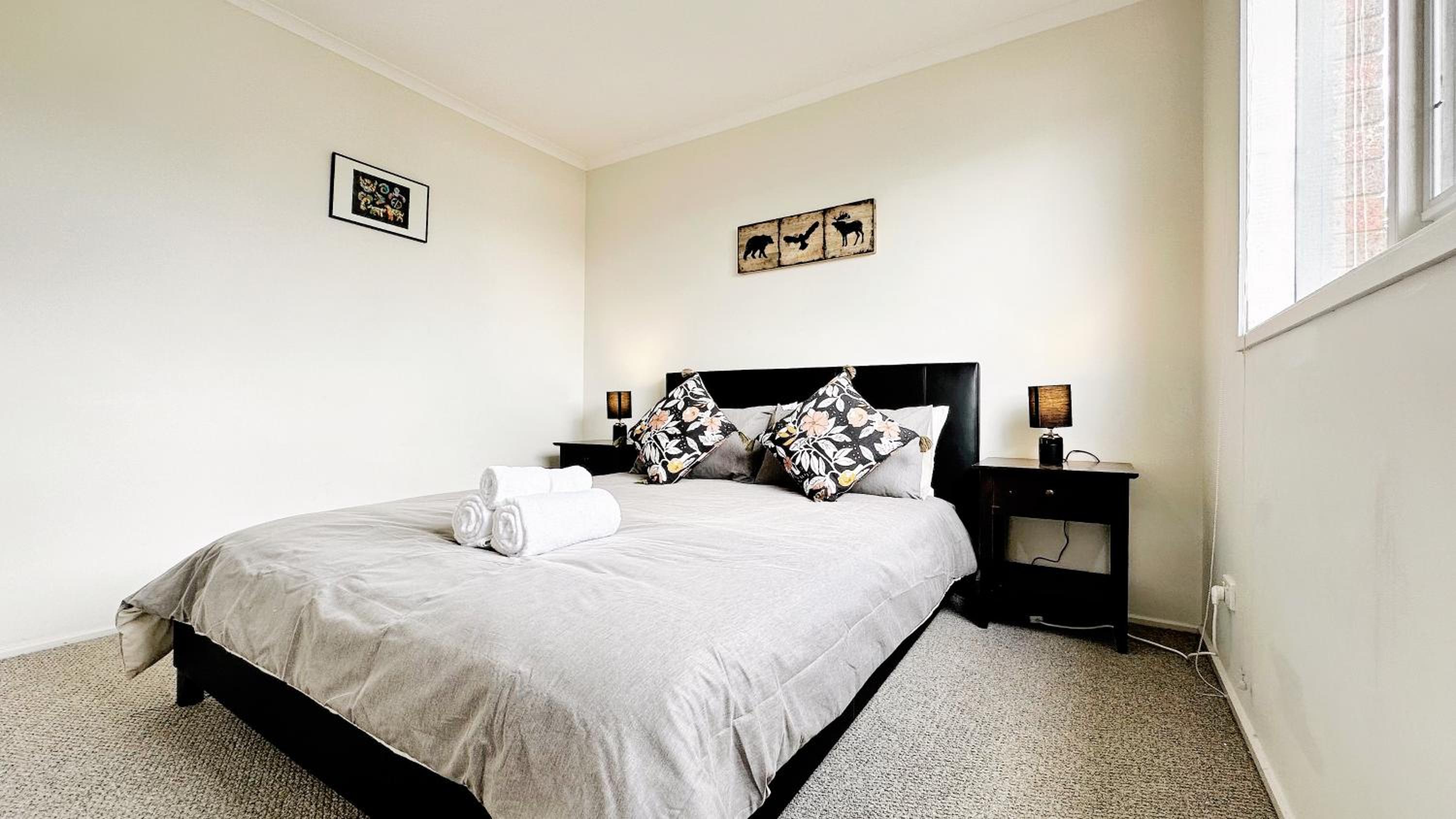 Near Airport and Easy to Melbourne CBD by GoodLive