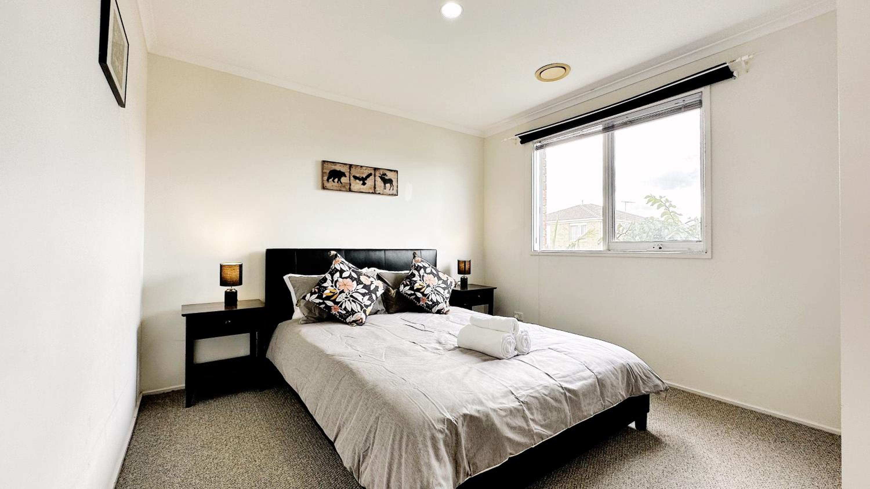 Near Airport and Easy to Melbourne CBD by GoodLive