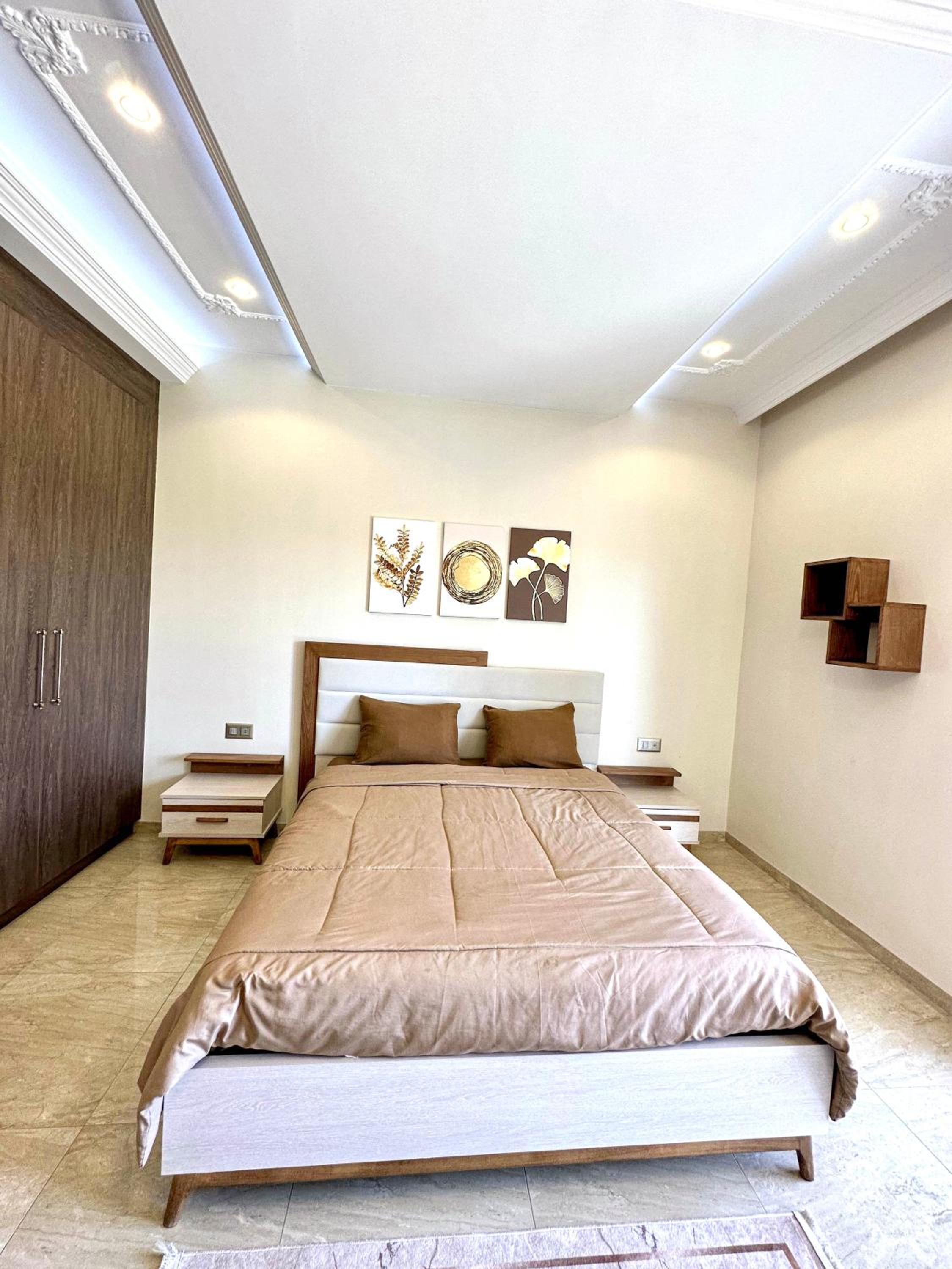 Lovely 3 Bedrooms Fully Equipped With Central Ac view 2
