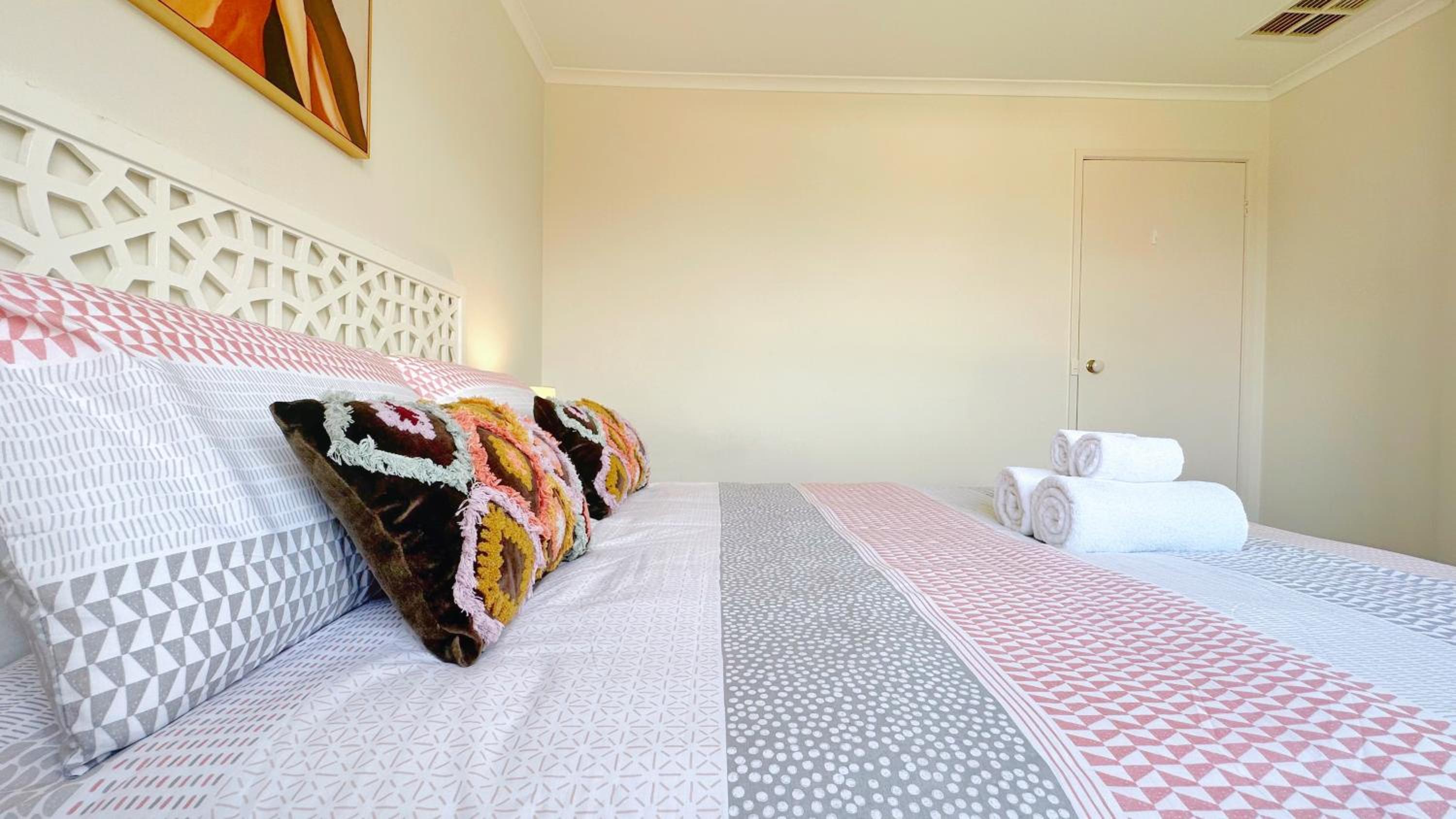 Near Airport and Easy to Melbourne CBD by GoodLive