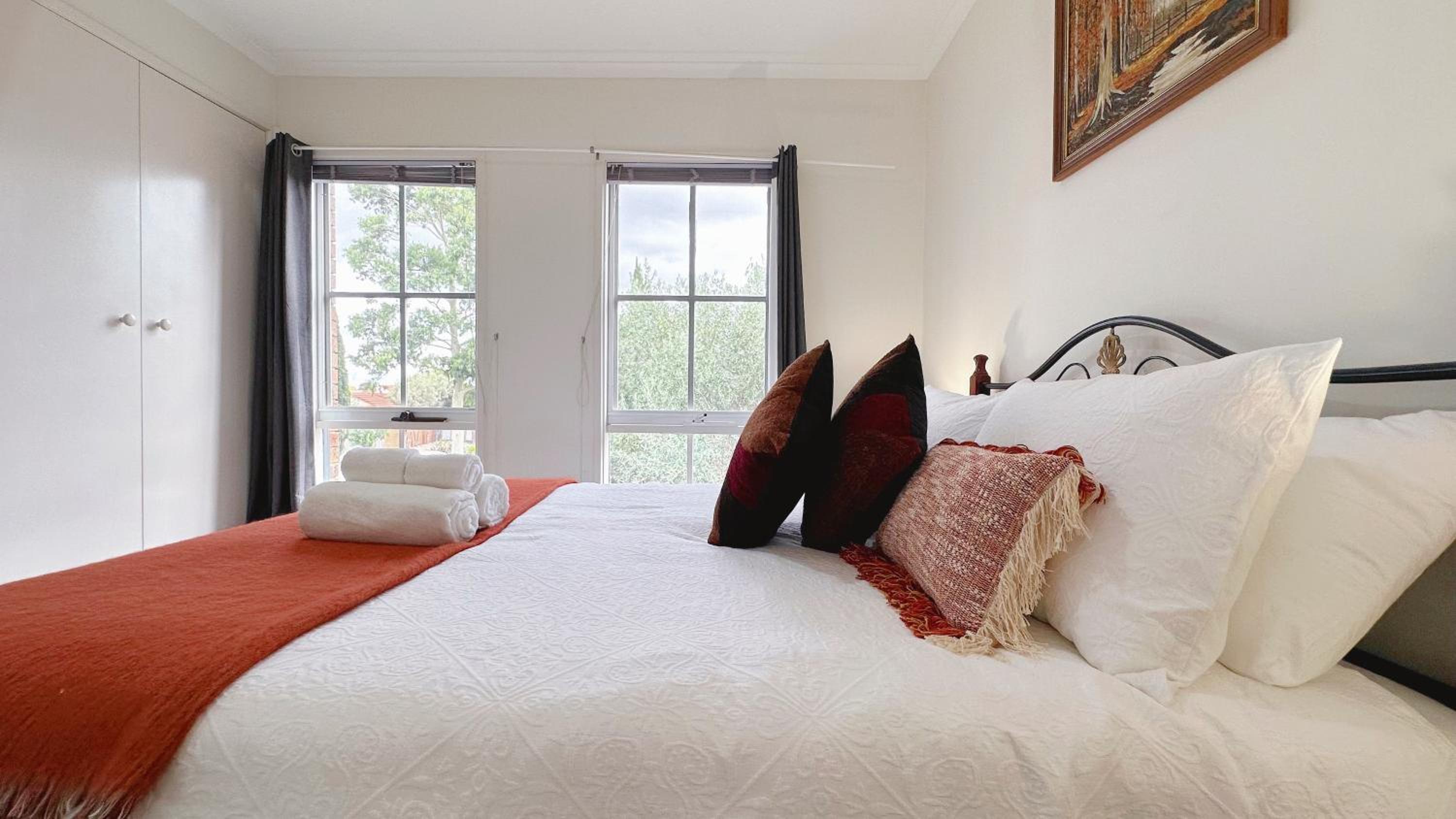 Near Airport and Easy to Melbourne CBD by GoodLive
