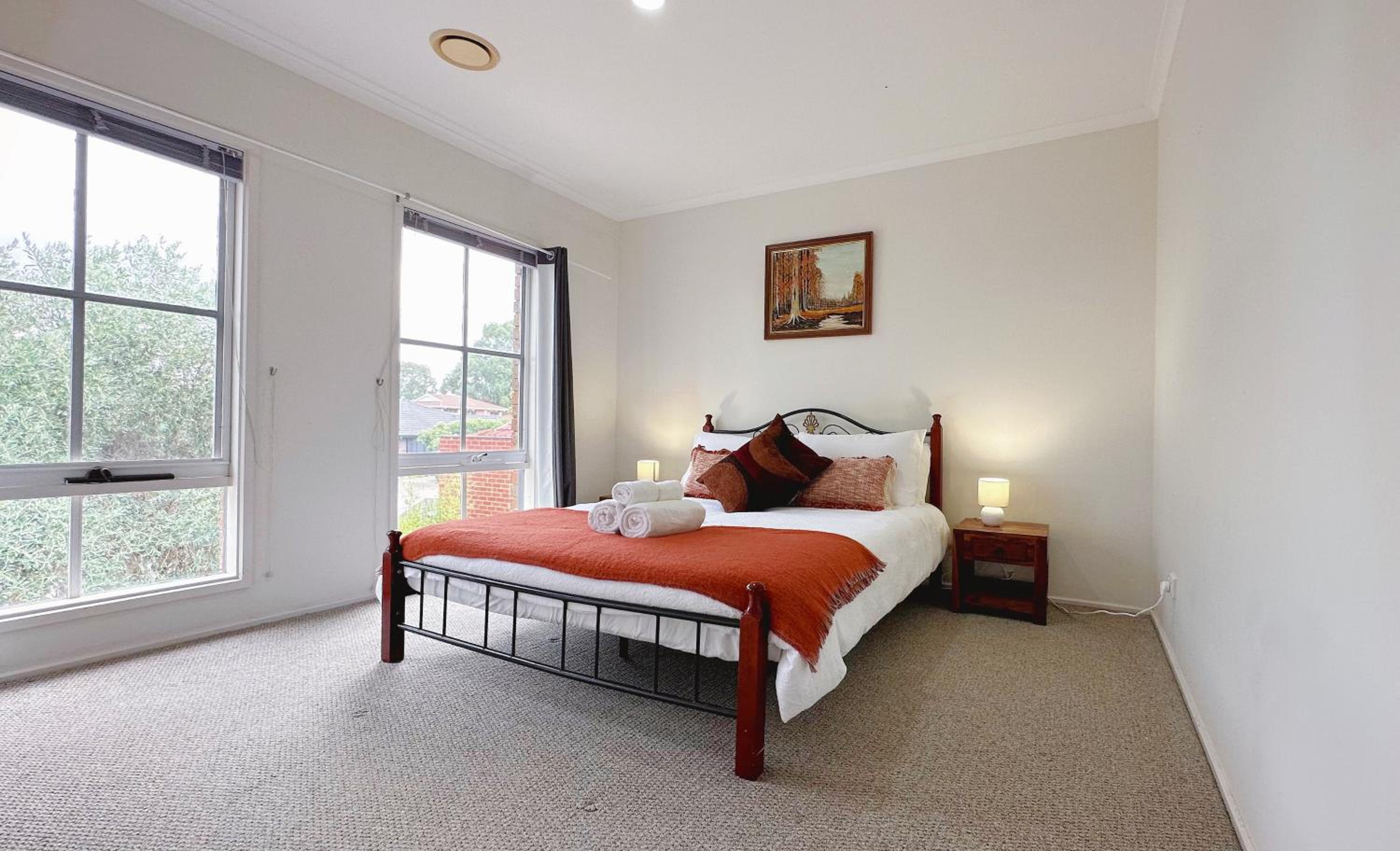 Near Airport and Easy to Melbourne CBD by GoodLive