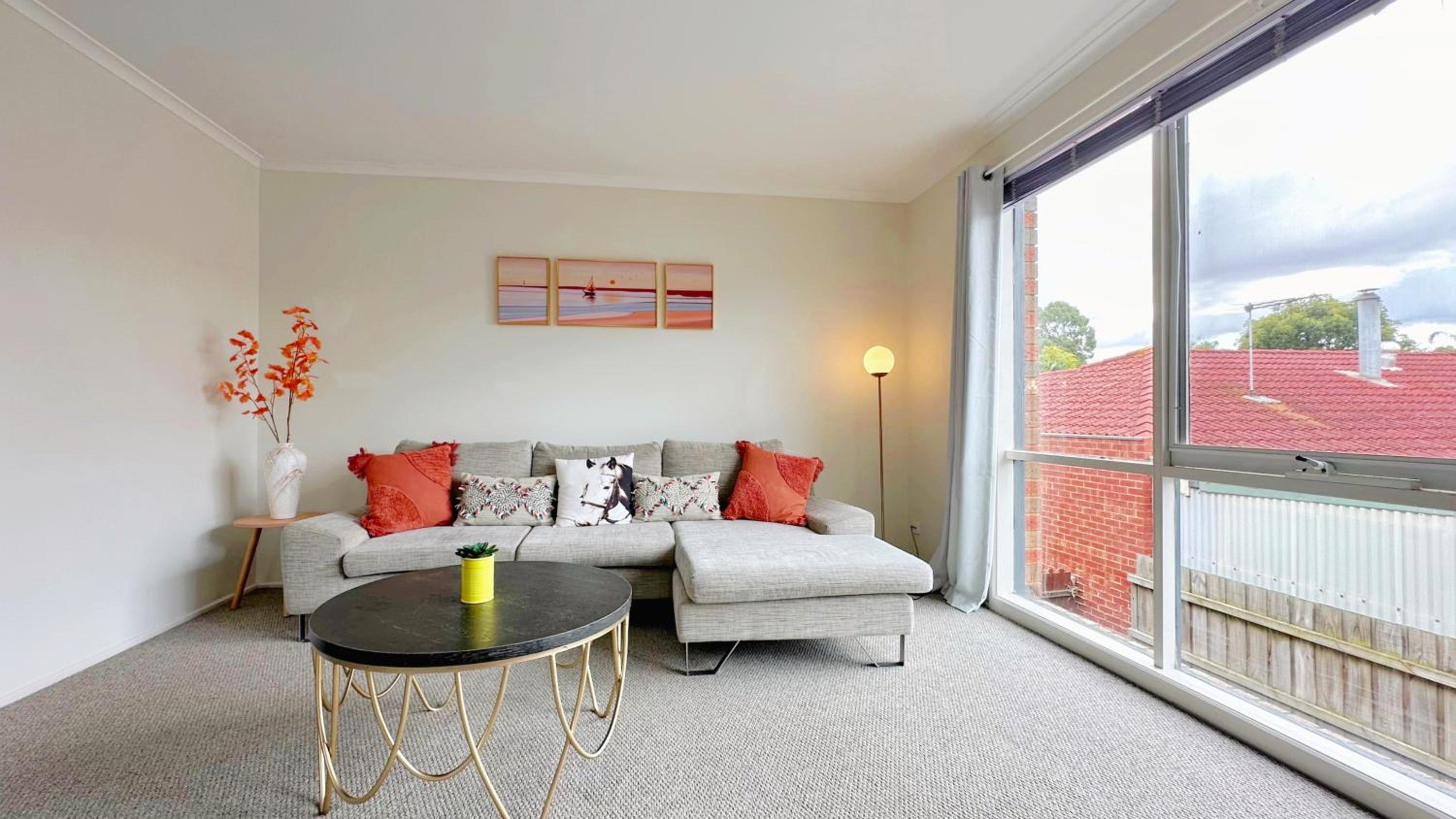 Near Airport and Easy to Melbourne CBD by GoodLive
