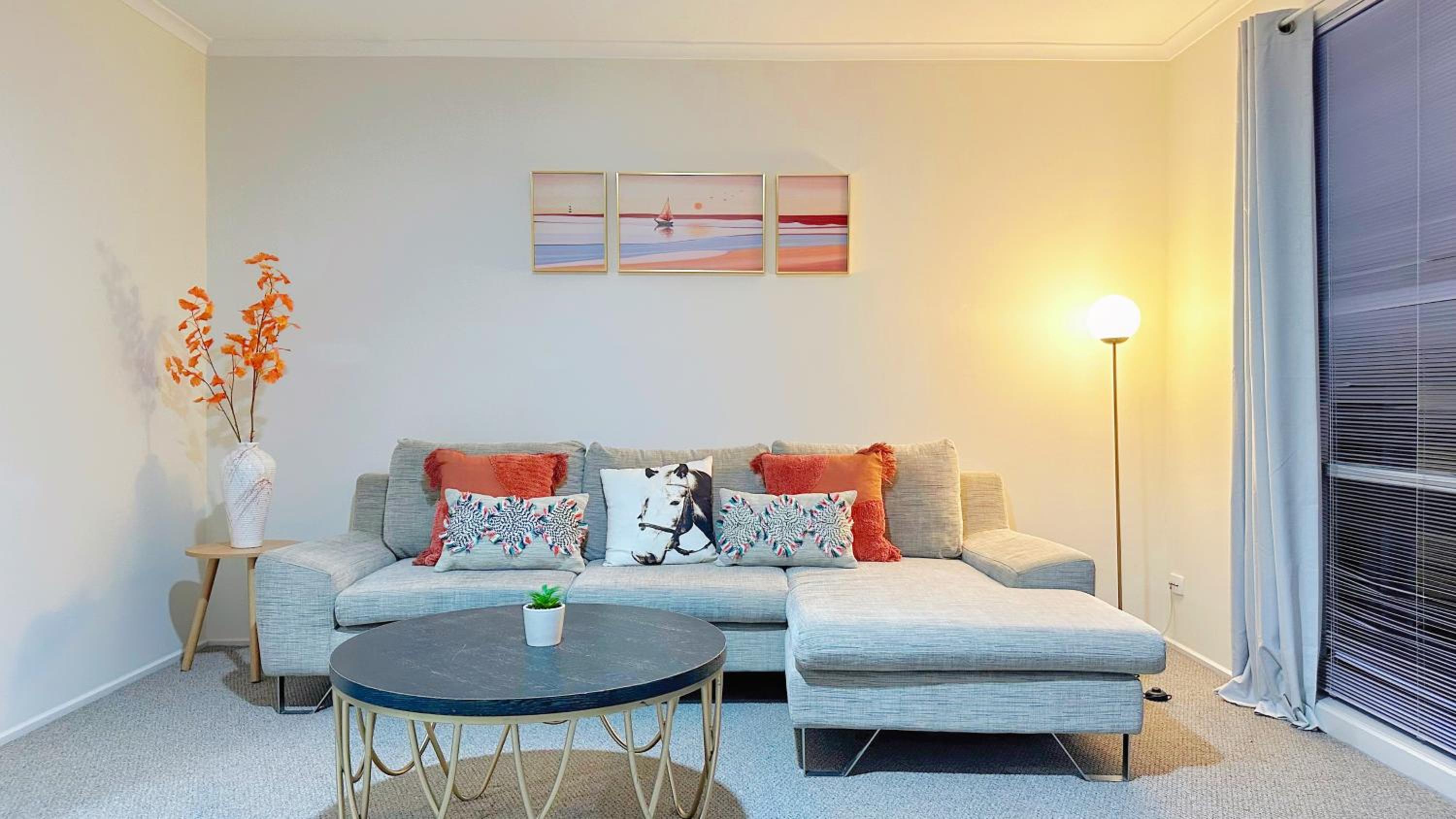 Near Airport and Easy to Melbourne CBD by GoodLive
