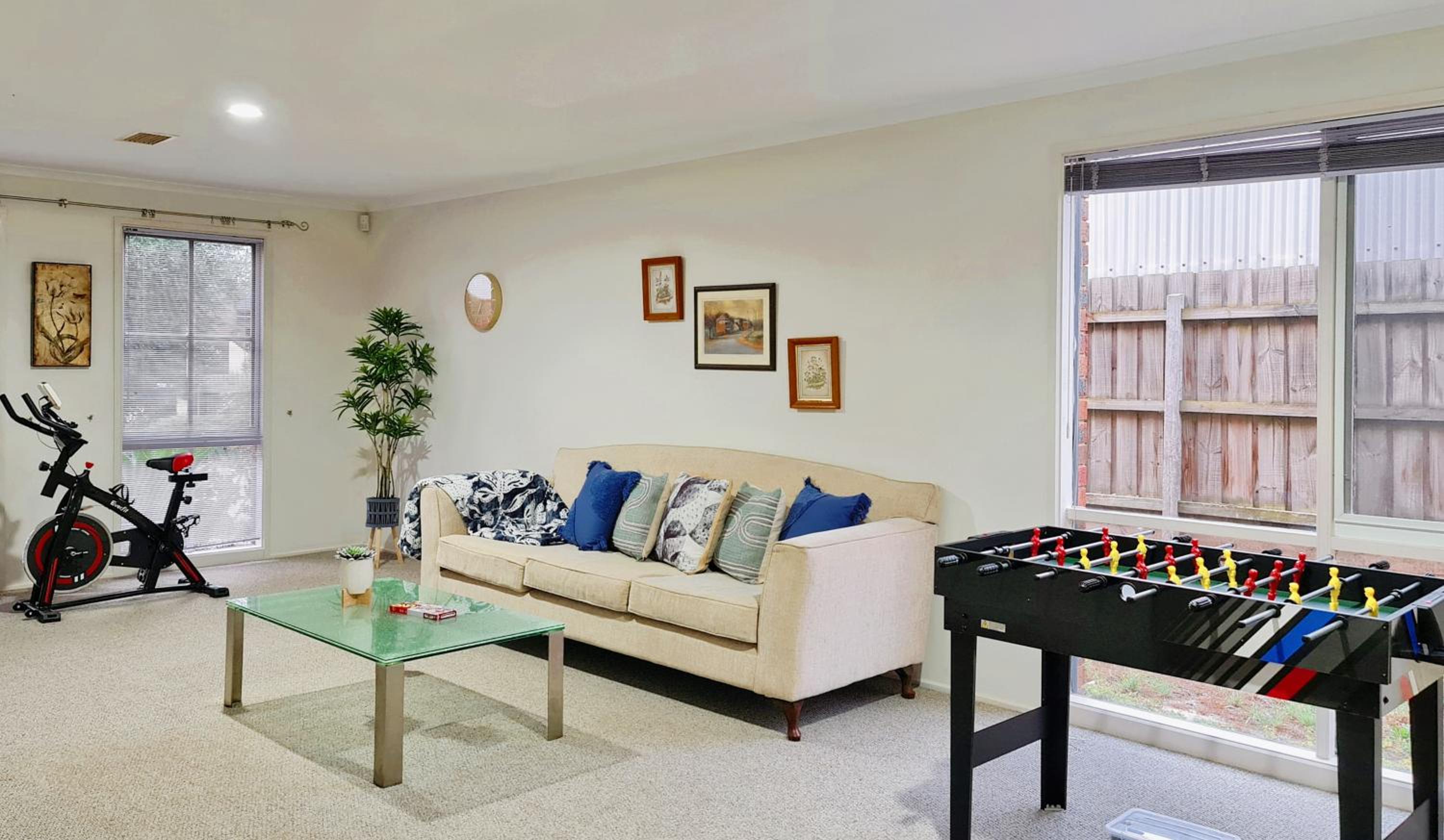 Near Airport and Easy to Melbourne CBD by GoodLive