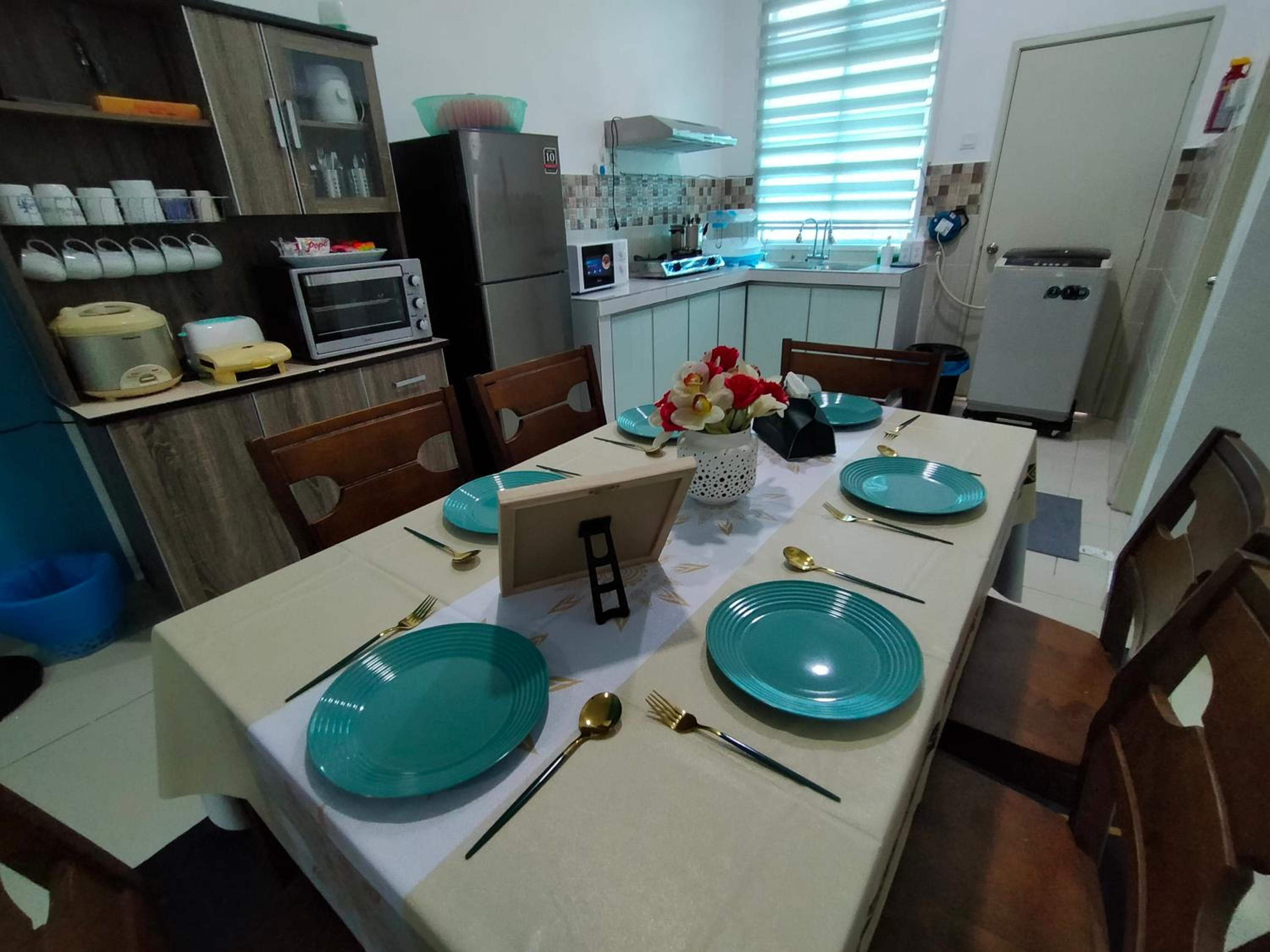 Homestay 88A Melaka for 9 pax with Private Pool, Smart TV, Netflix and Wifi