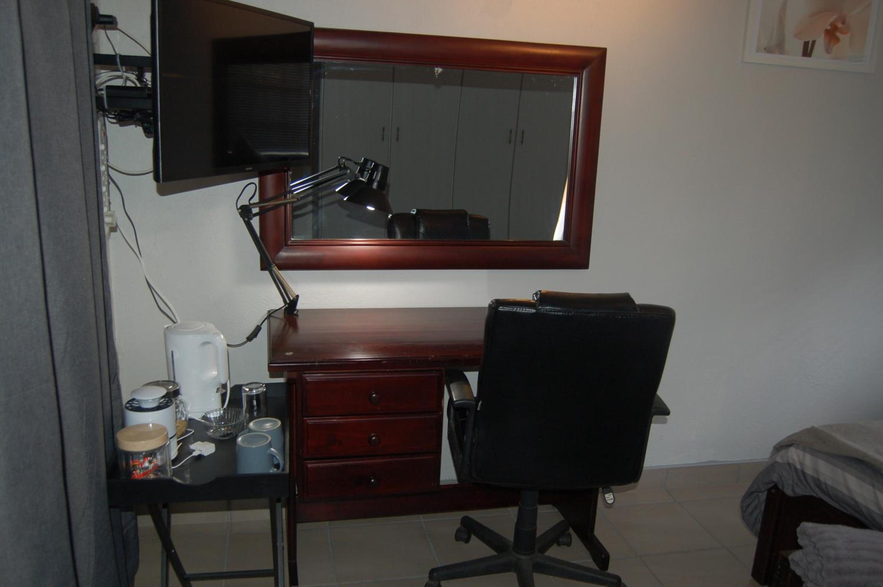 Photo 8