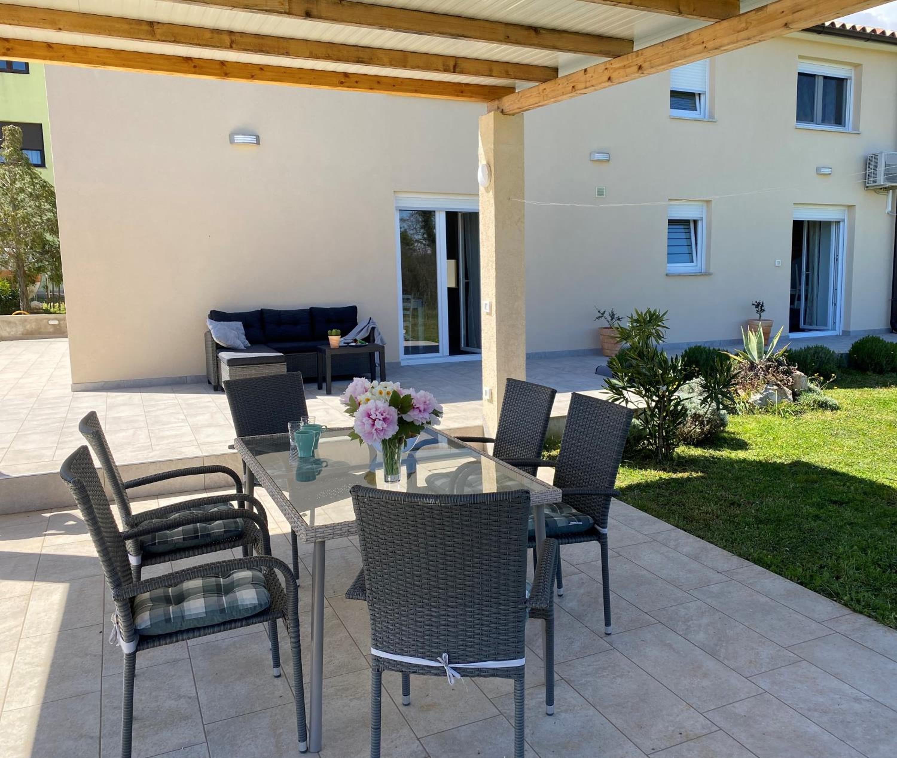 House Carla Belavici view 3