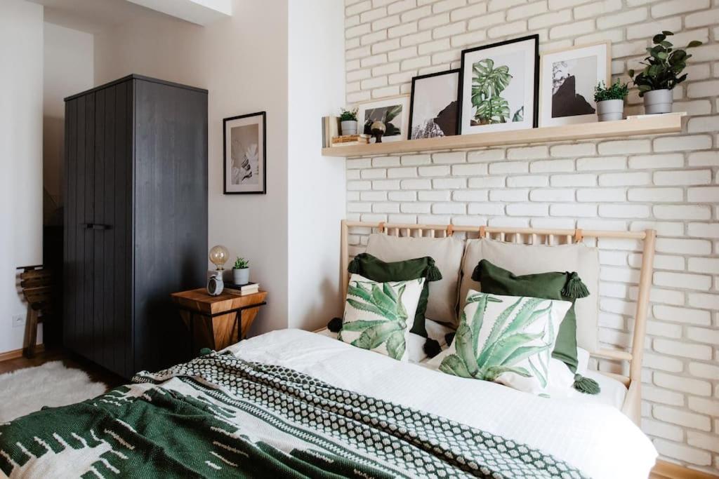 Loft apartment with balcony in centre