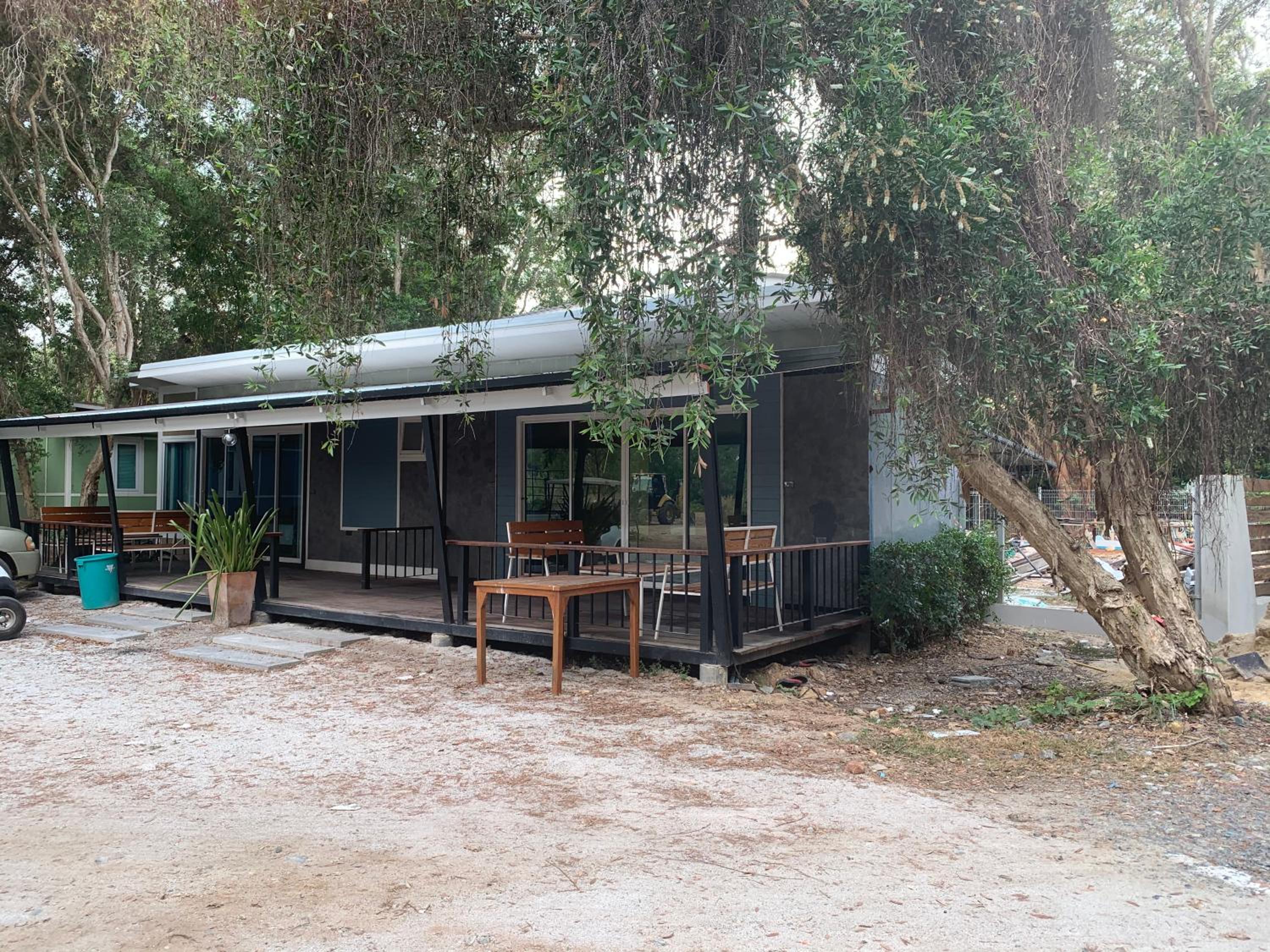 Rayonghouse Resort