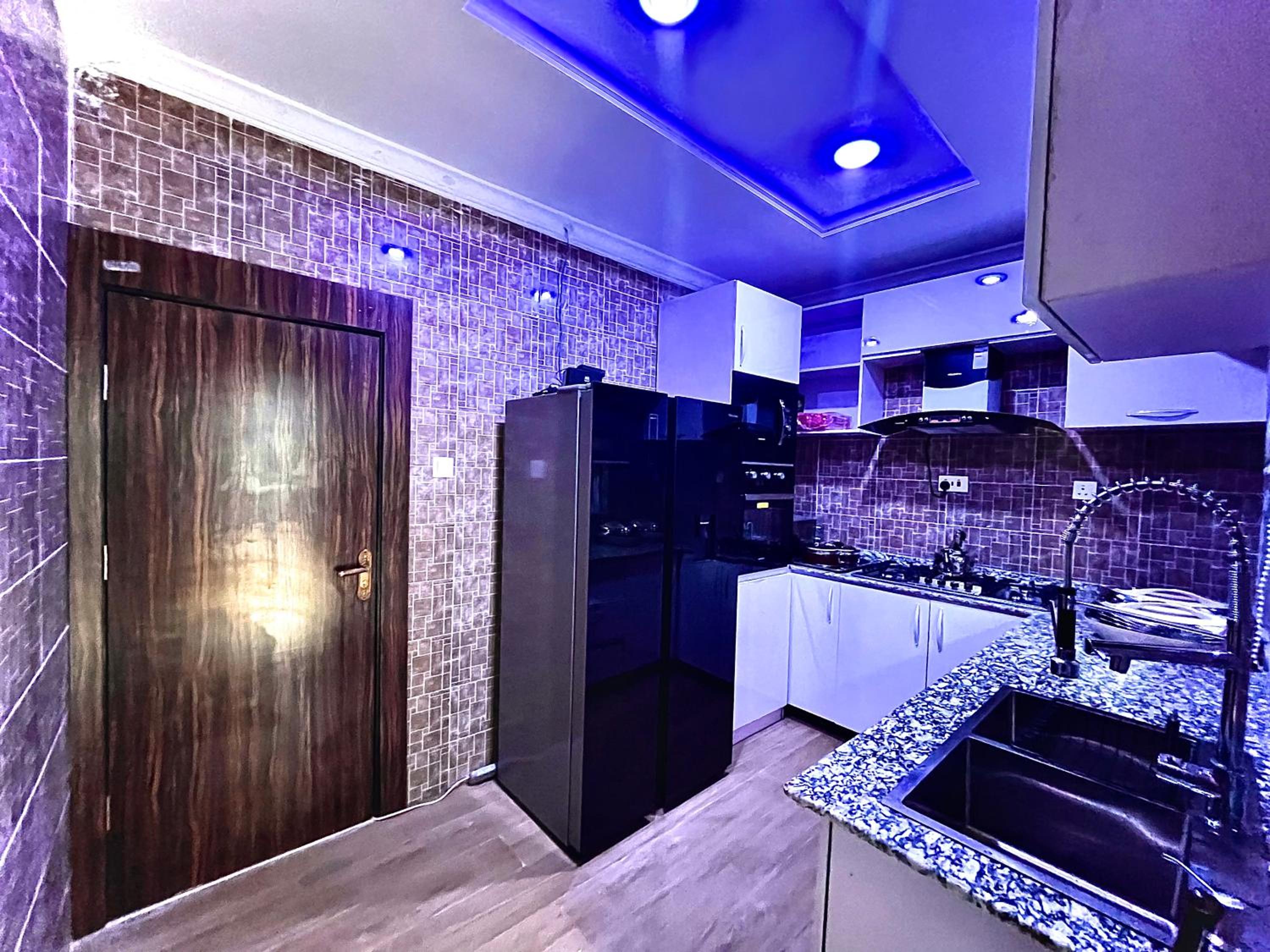 The Moonshine Residence-Royal