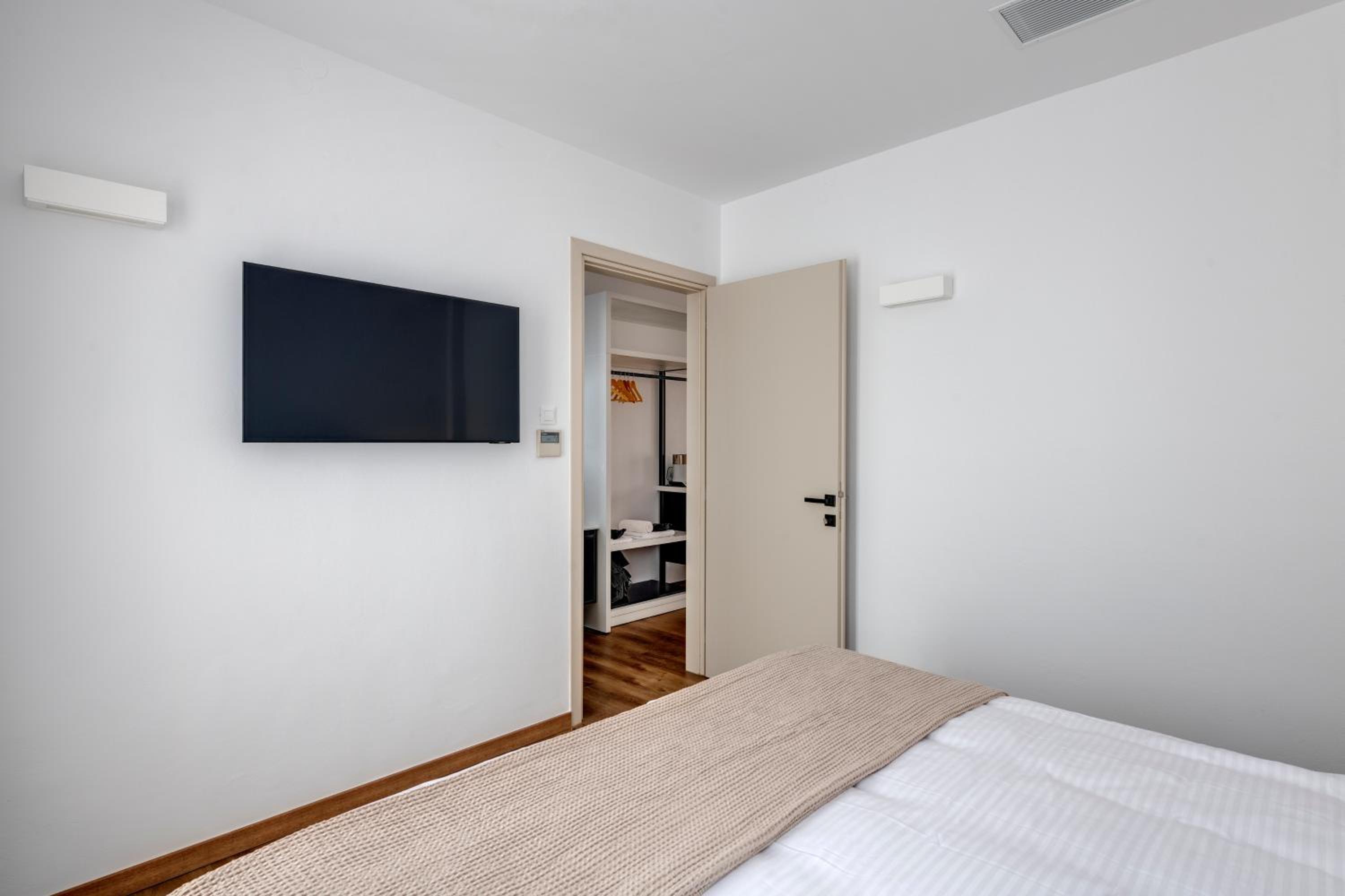 Marion Suite photo 2