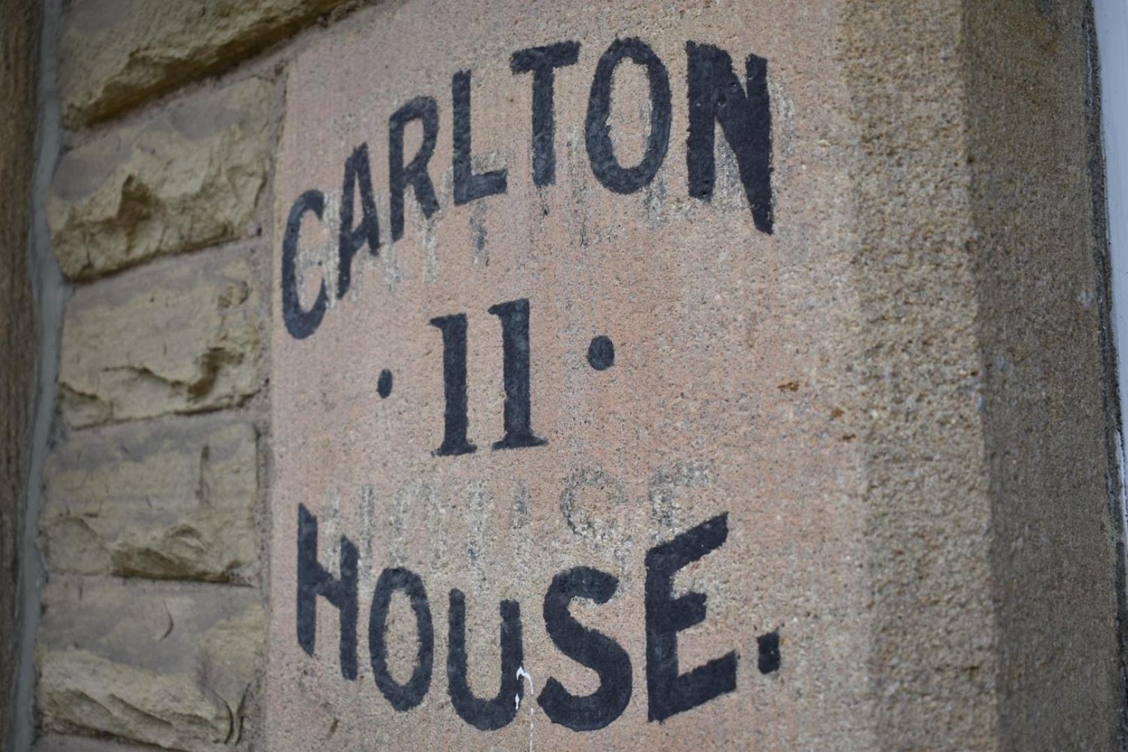 Carlton House - Spacious 4 Bed Victorian townhouse view 2