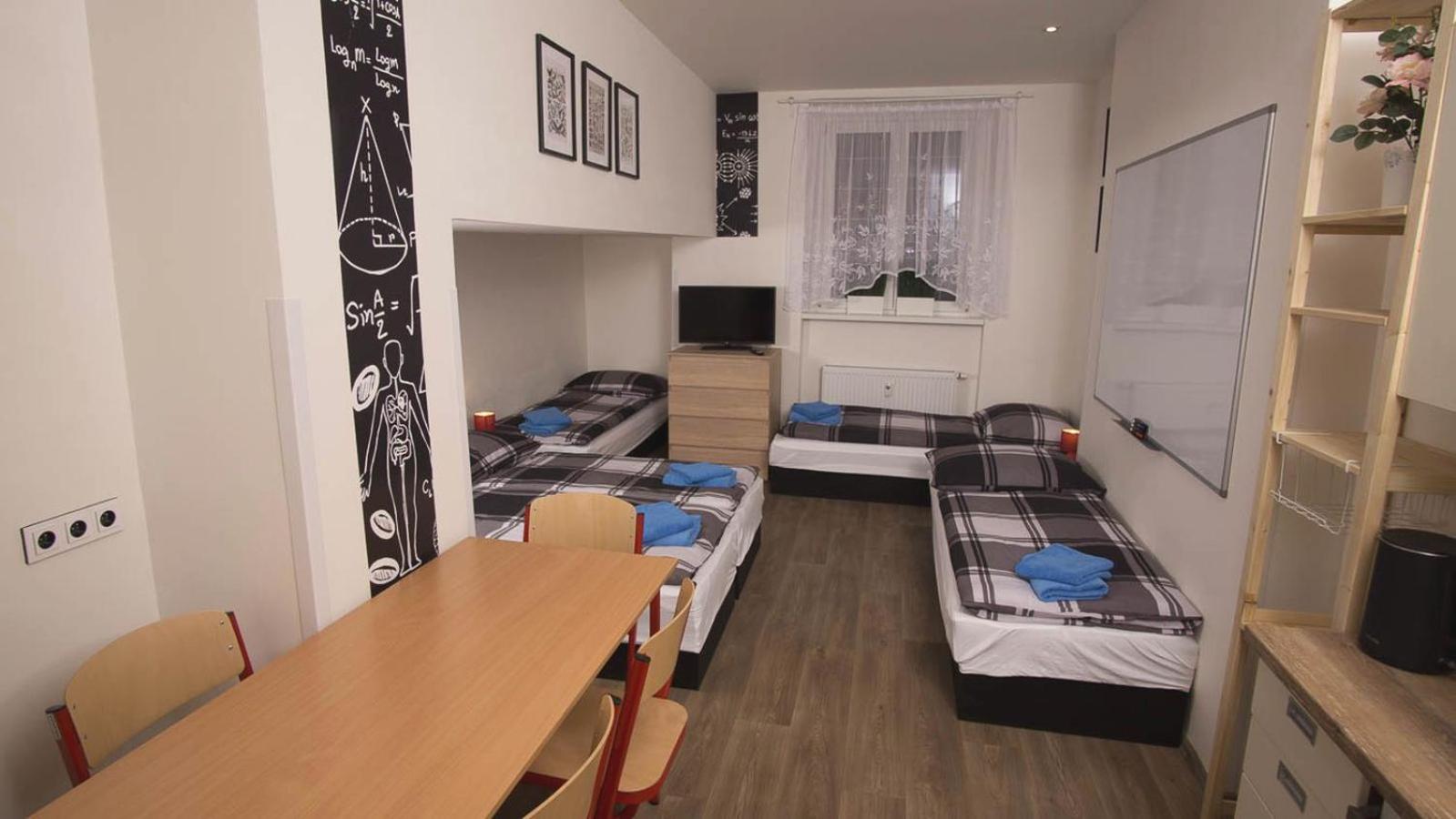 School Apartment - Your Unique Place in Prague by metro Vyšehrad
