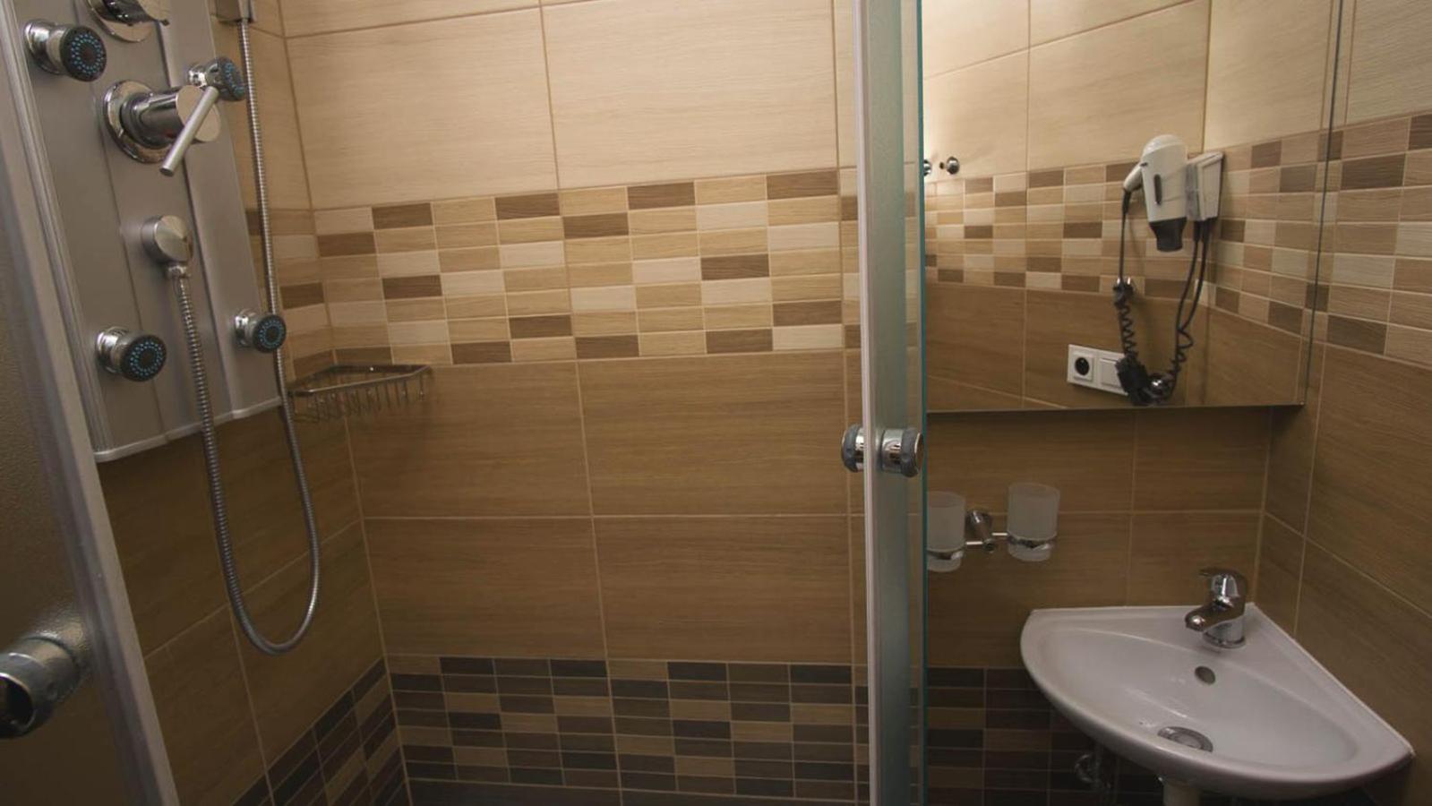 School Apartment - Your Unique Place in Prague by metro Vyšehrad