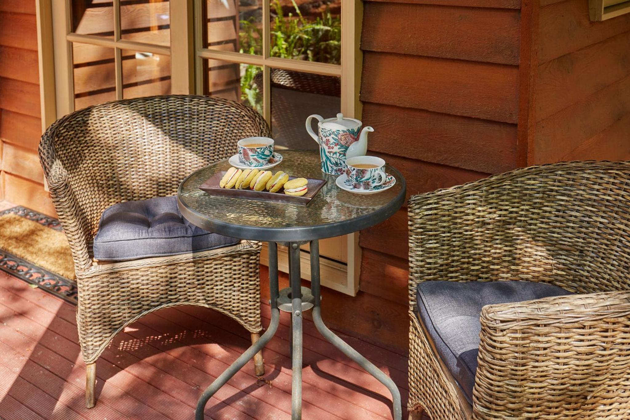 Fernhem Cottages- Love in the Mist