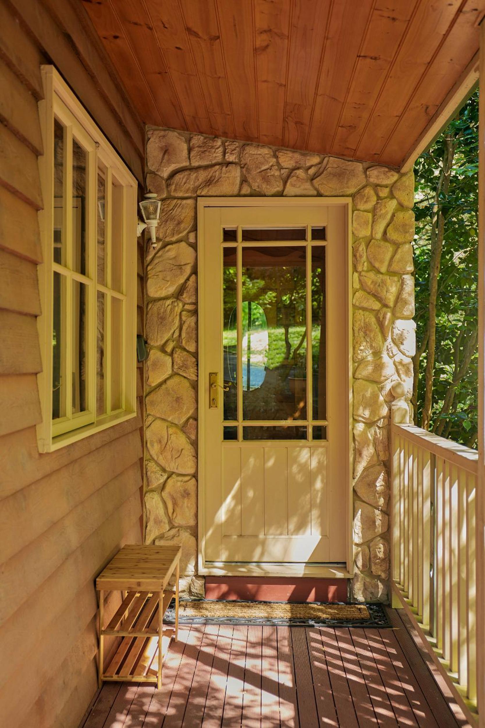 Fernhem Cottages- Love in the Mist