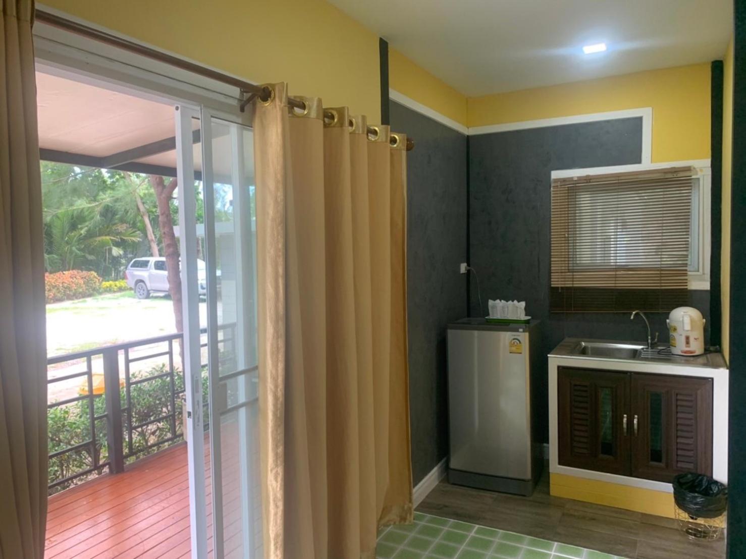 Rayonghouse Resort